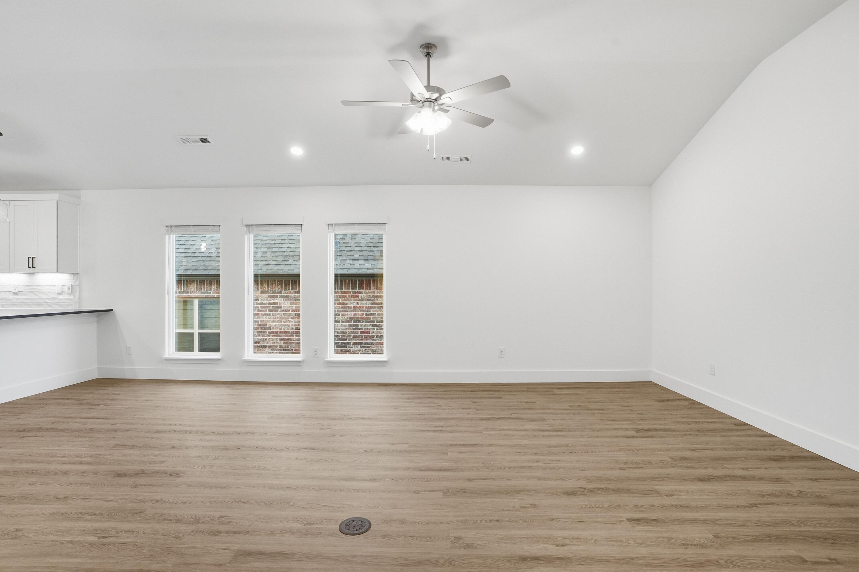 5218 South Morgan Avenue Property Photo 9