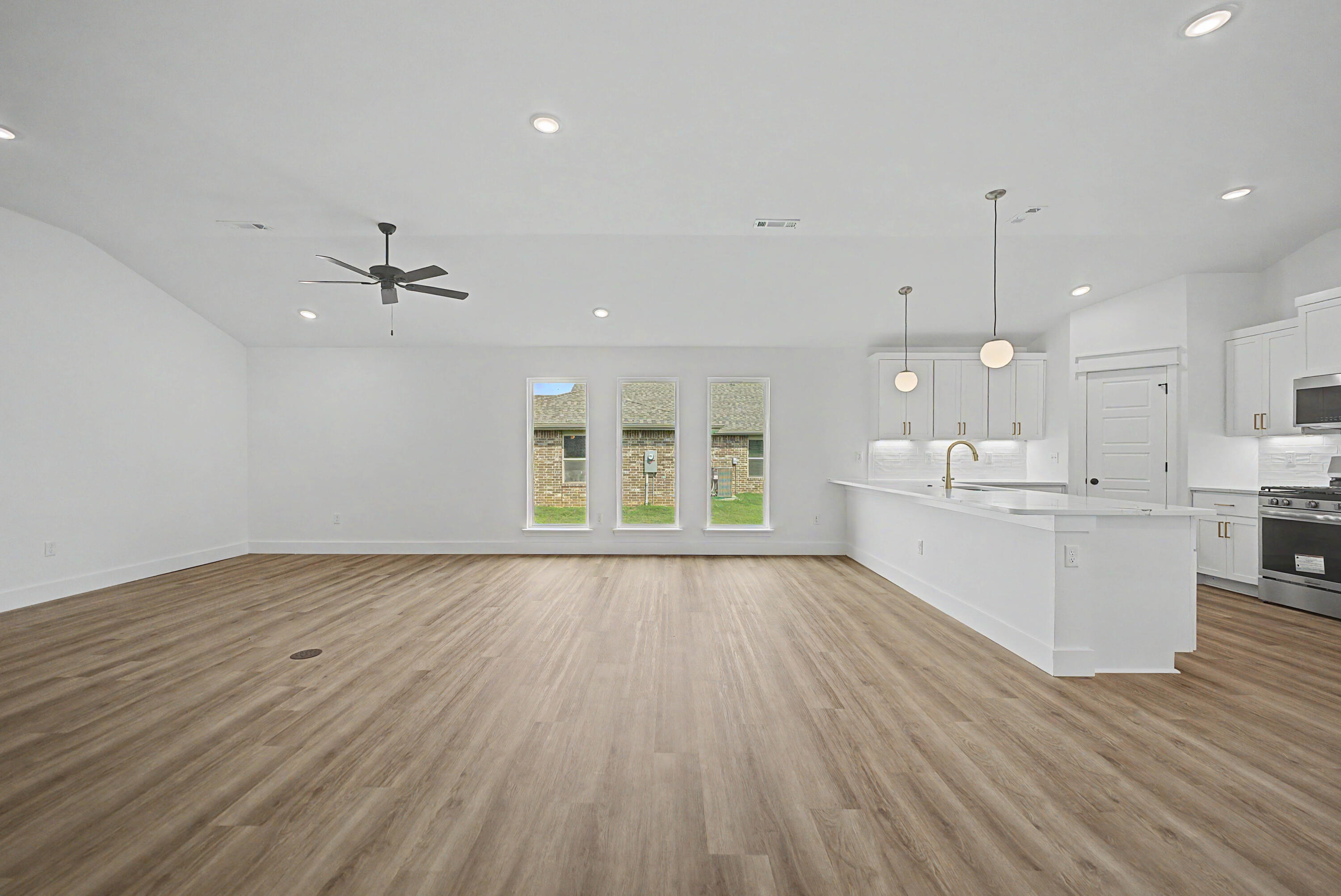 5218 South Morgan Avenue Property Photo 9