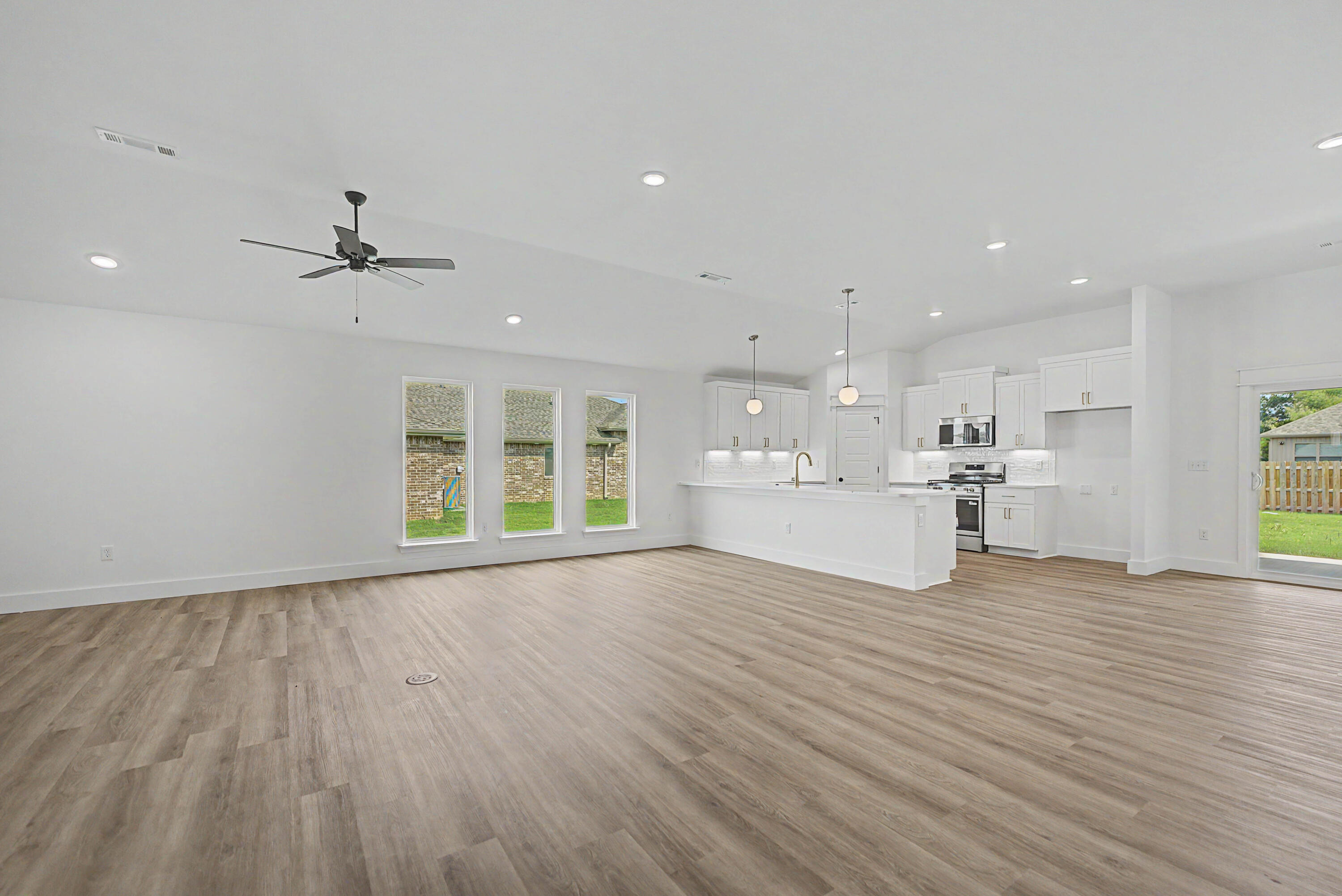 5218 South Morgan Avenue Property Photo 10