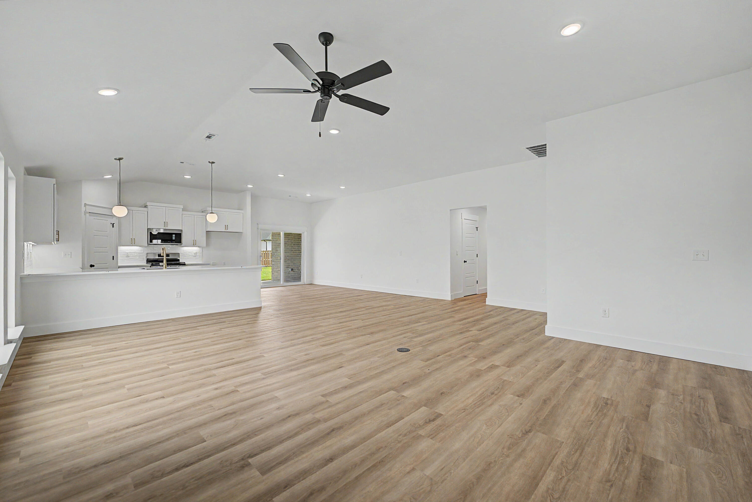 5218 South Morgan Avenue Property Photo 12