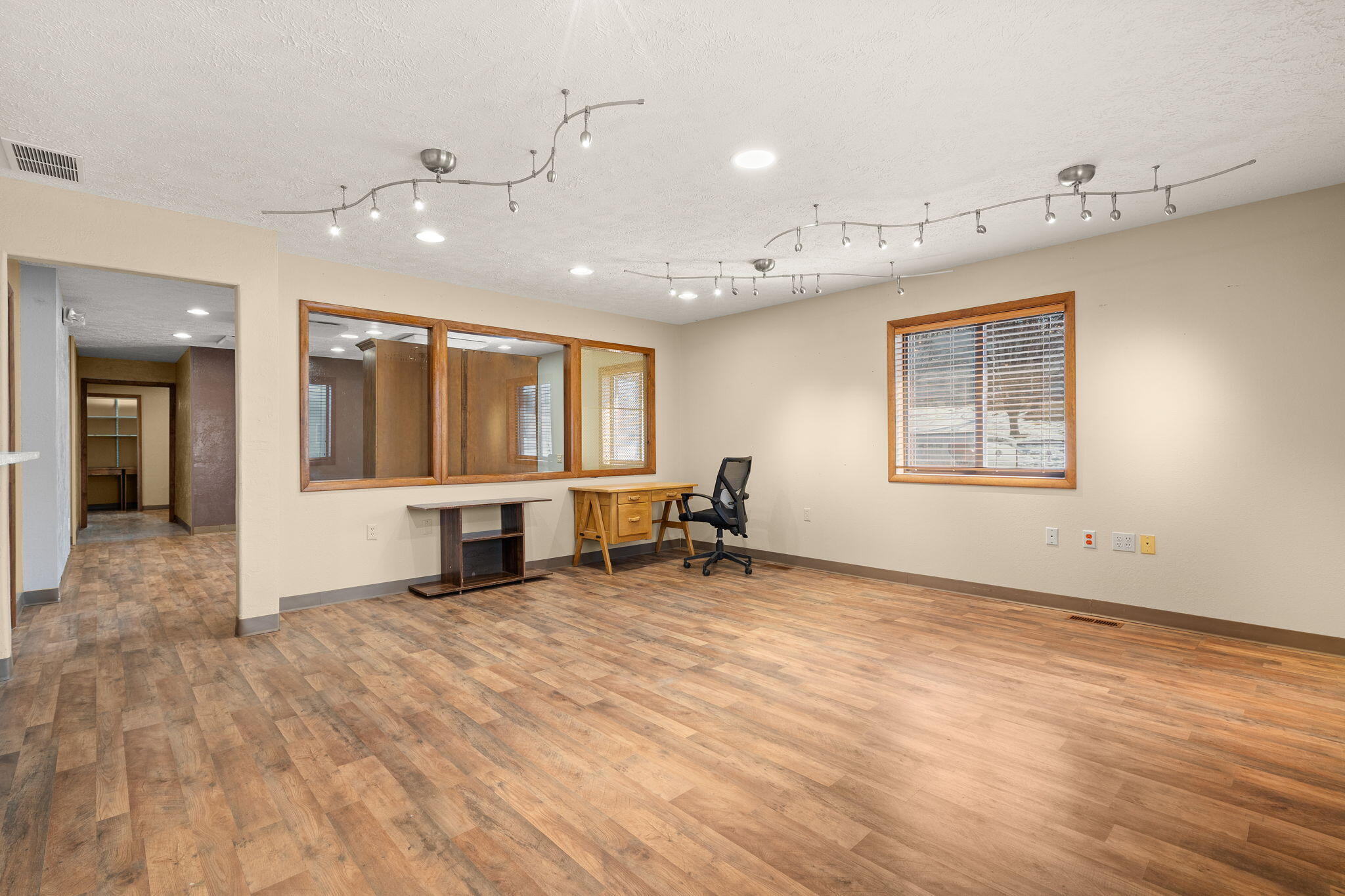 1 Woodland Avenue Property Photo 15