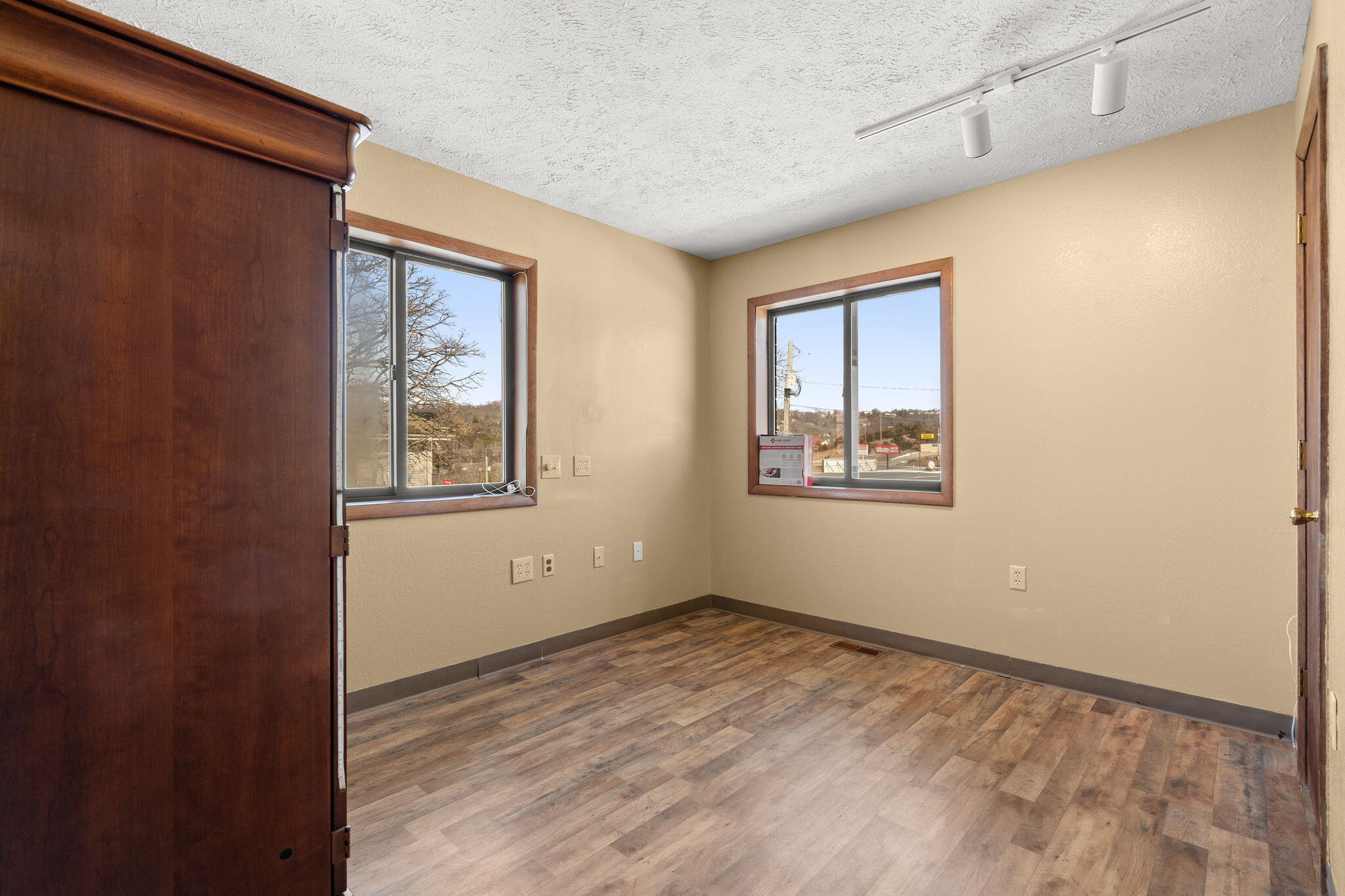 1 Woodland Avenue Property Photo 27