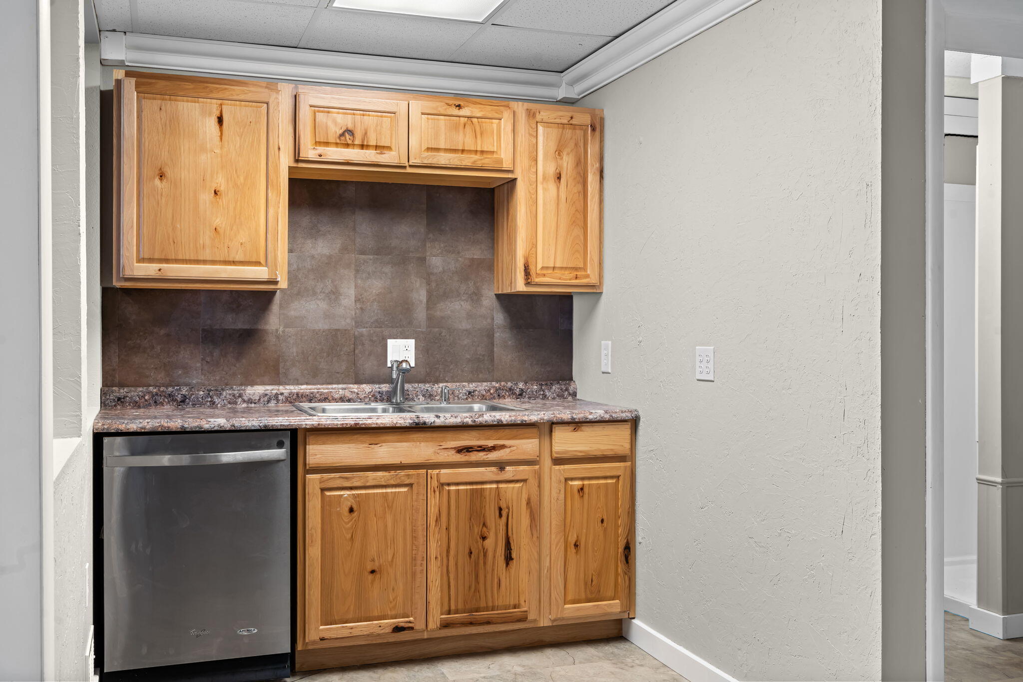 1 Woodland Avenue Property Photo 37