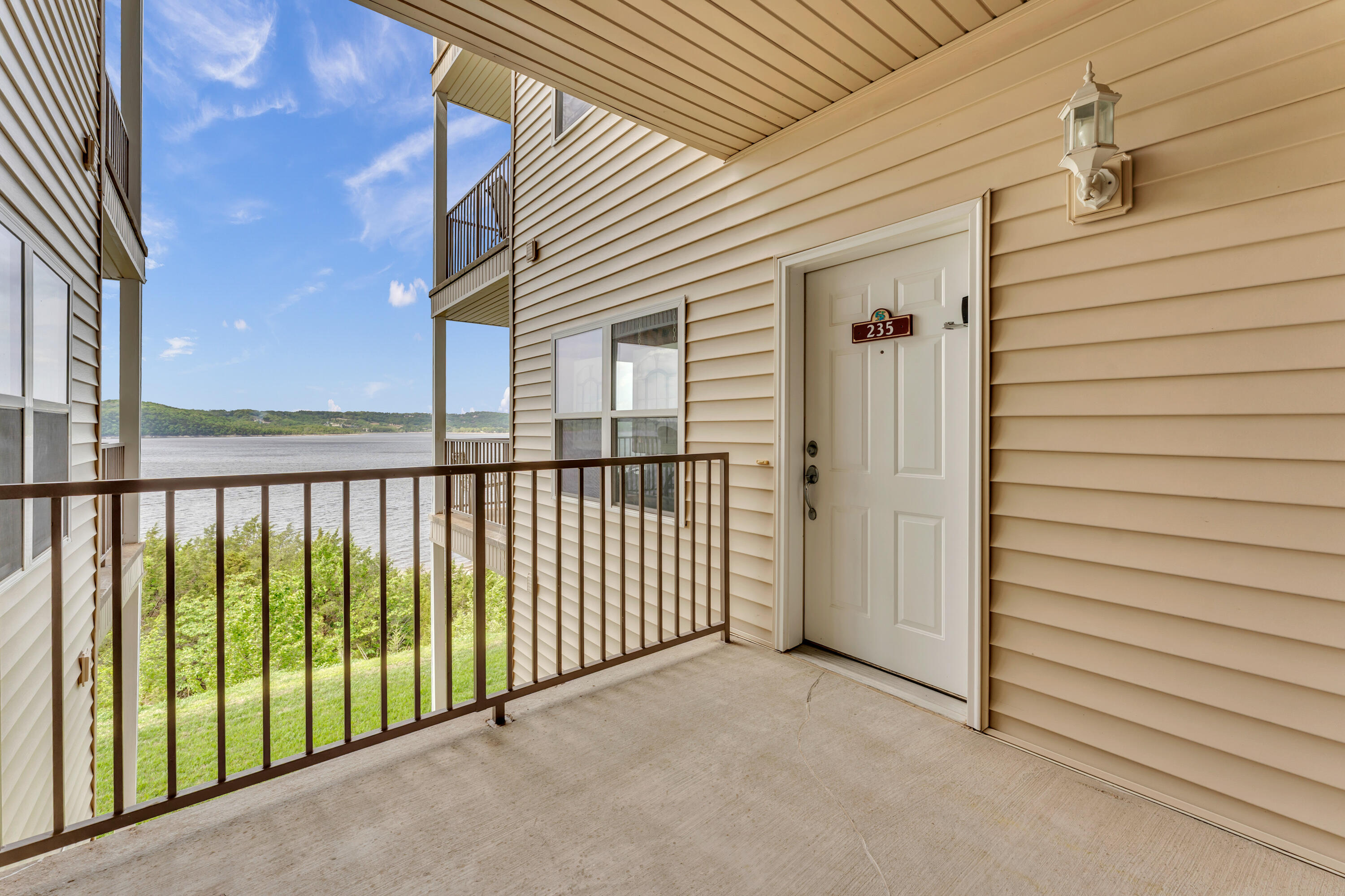 730 Emerald Pointe Drive 235 Property Photo 6