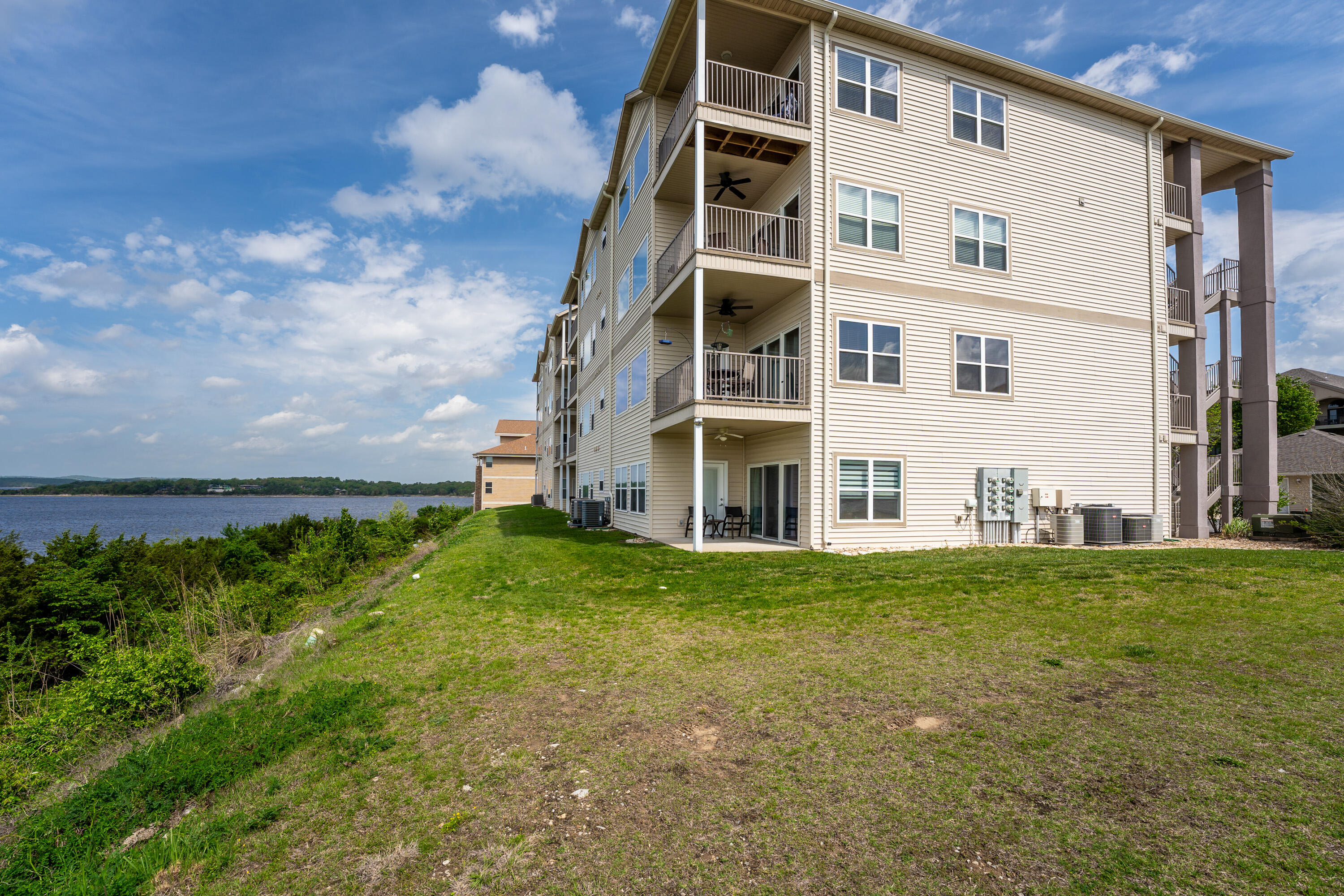 730 Emerald Pointe Drive 235 Property Photo 33