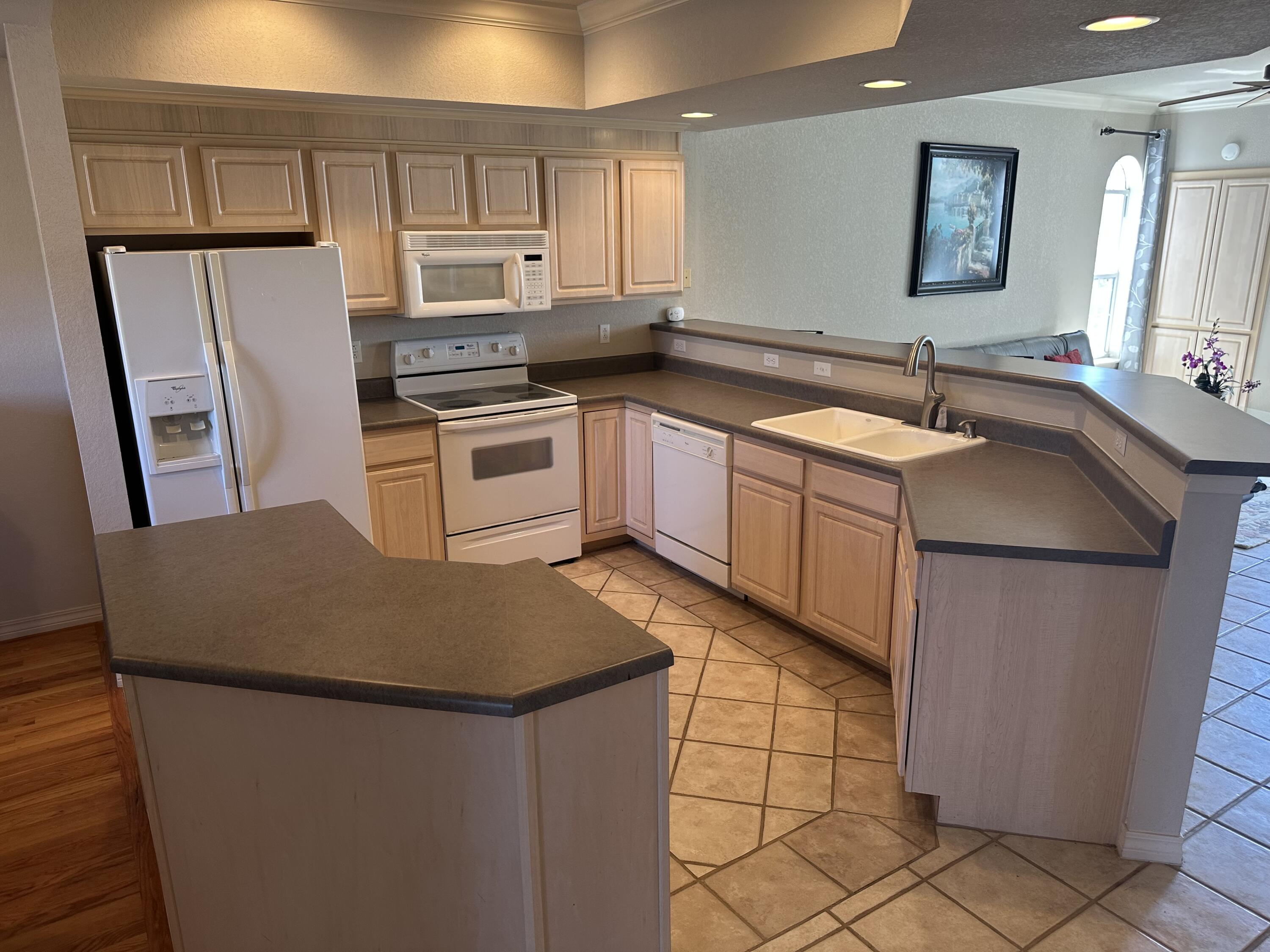 680 Emerald Pointe Drive # 3 Property Photo 6