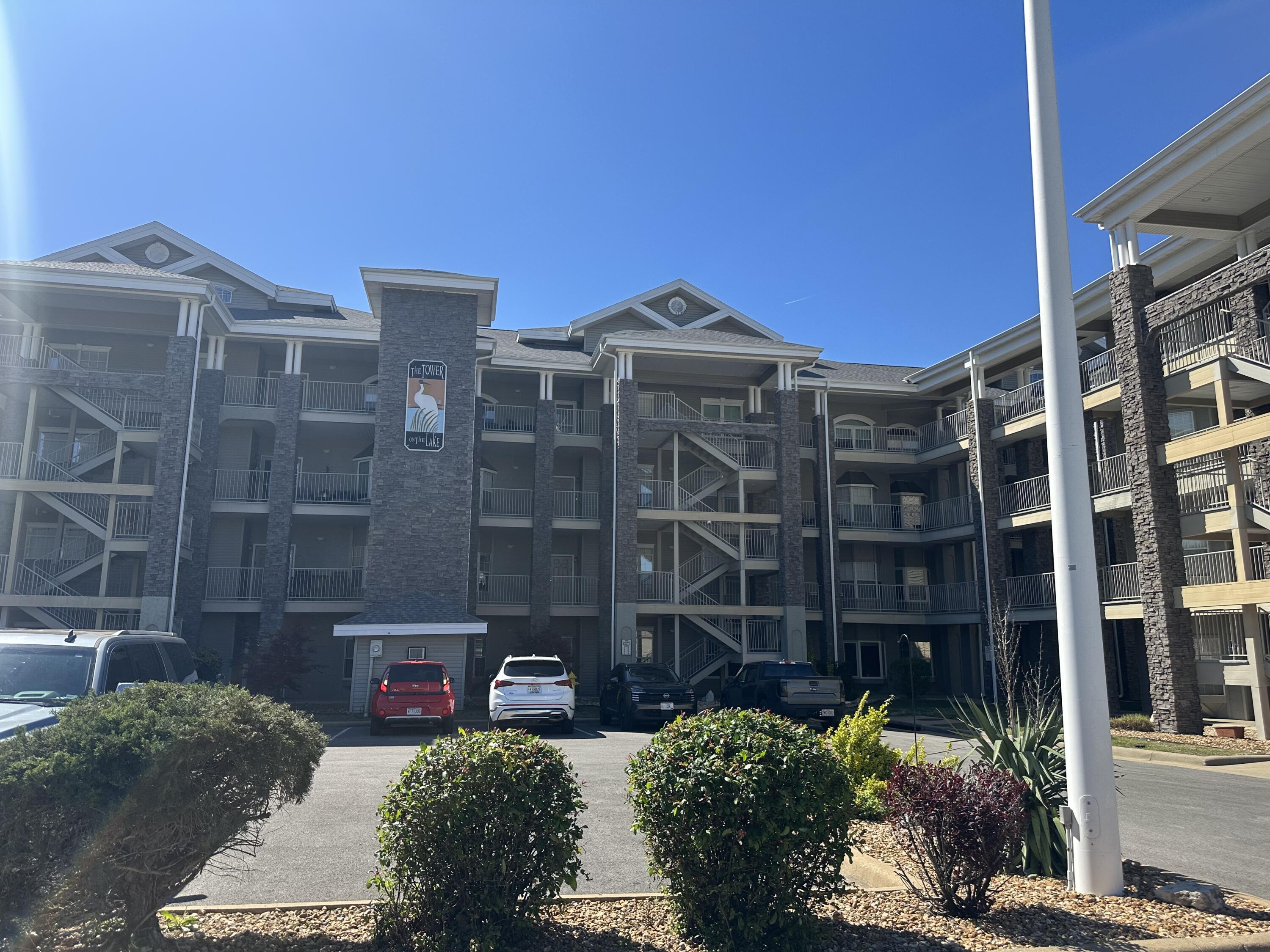 680 Emerald Pointe Drive # 3 Property Photo 18