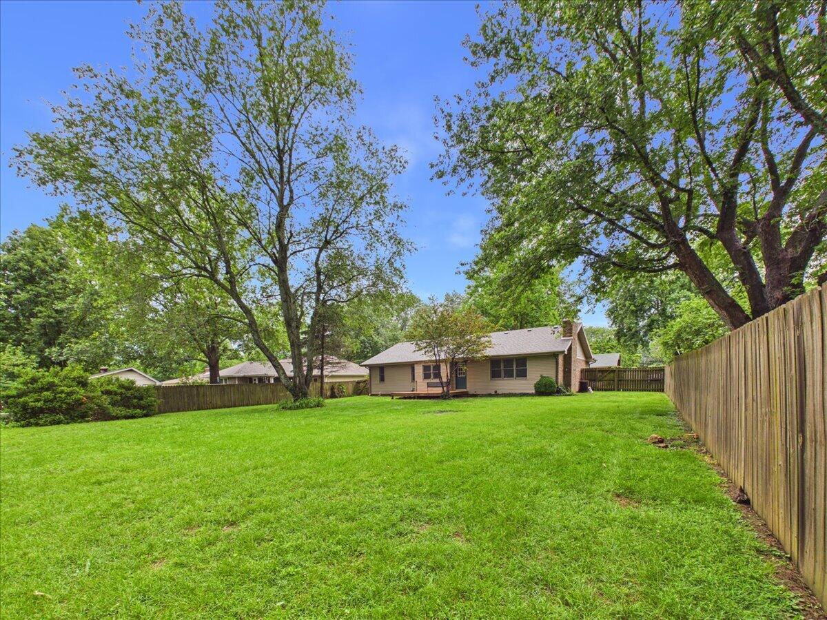 638 South Hampton Avenue Property Photo 7