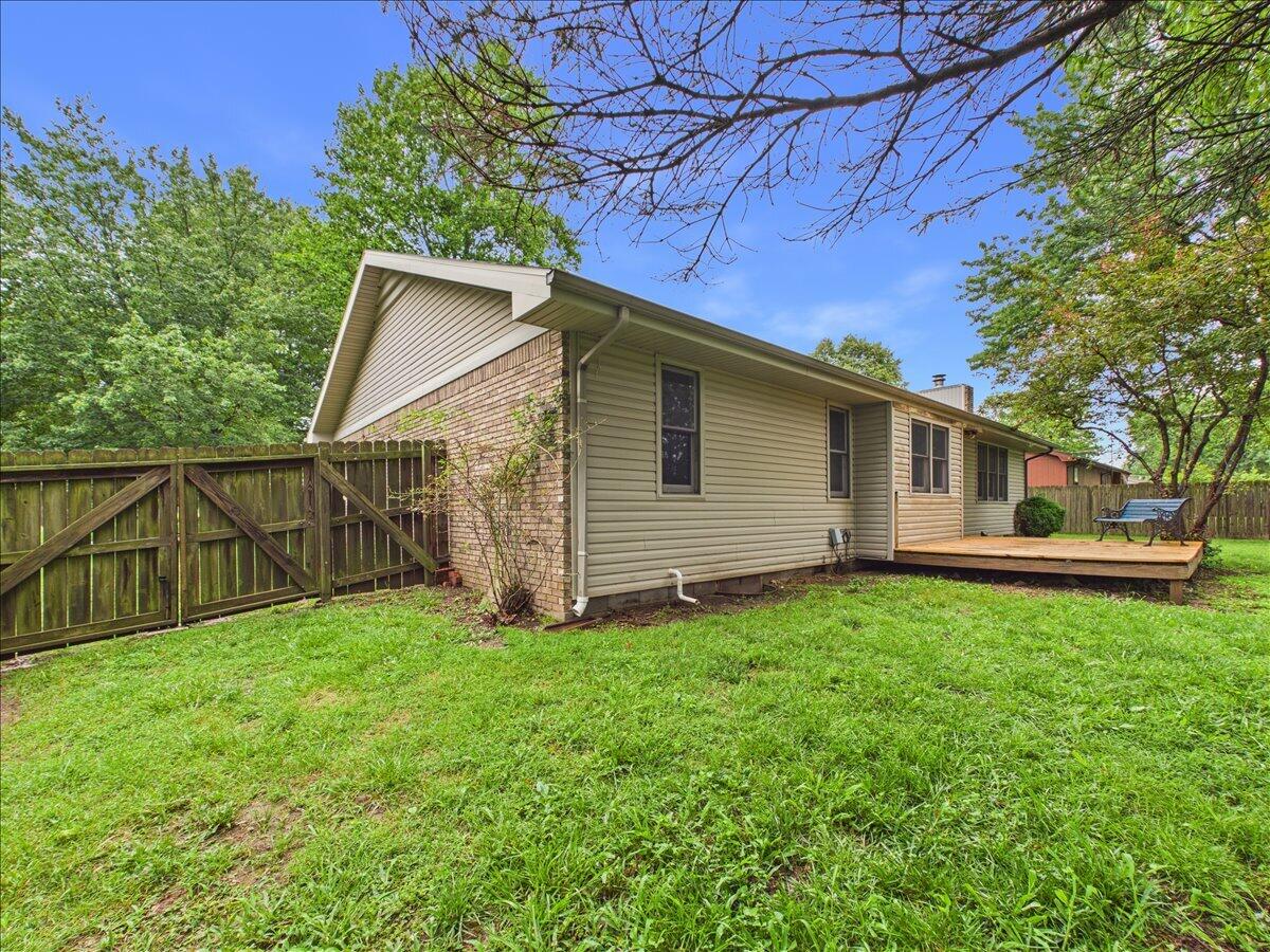 638 South Hampton Avenue Property Photo 10