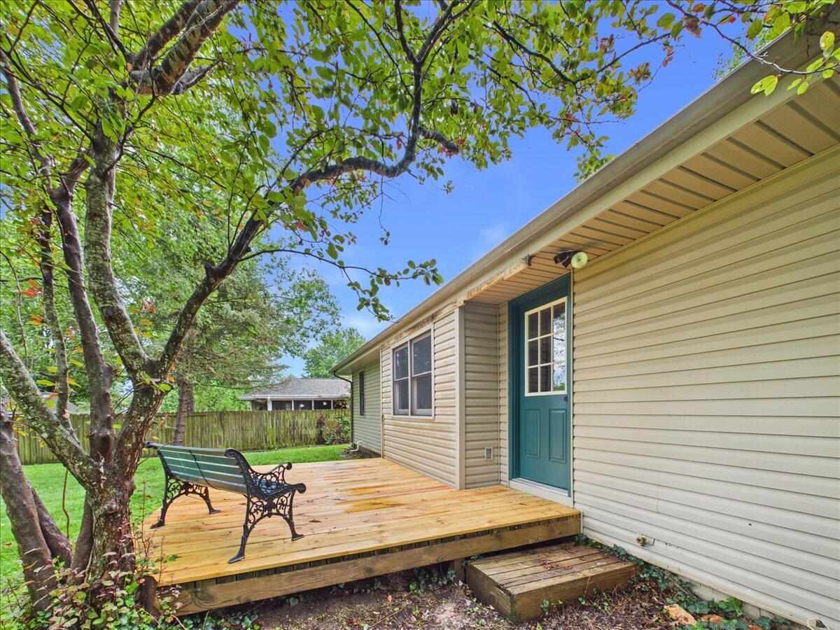 638 South Hampton Avenue Property Photo 14