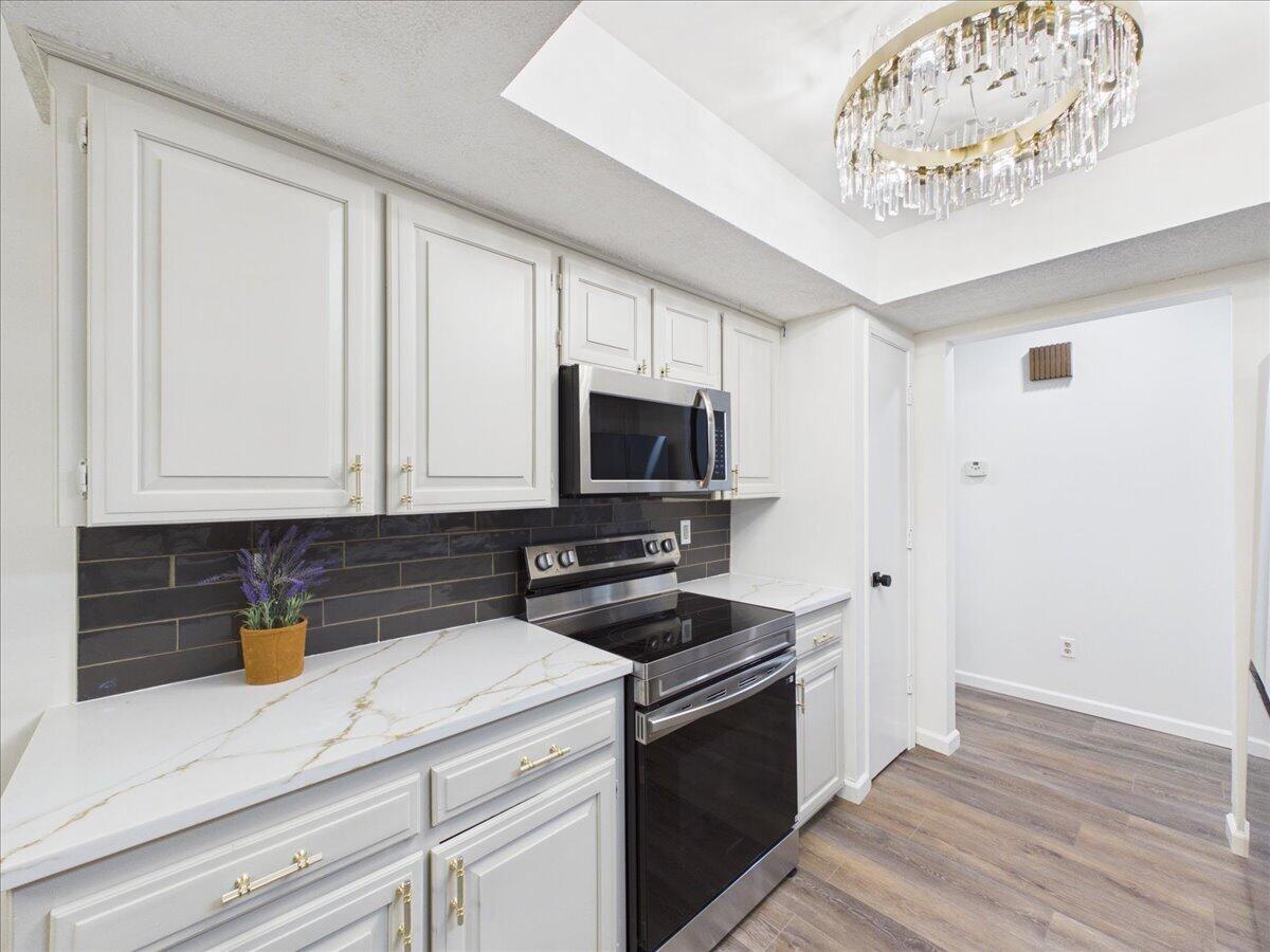 638 South Hampton Avenue Property Photo 25