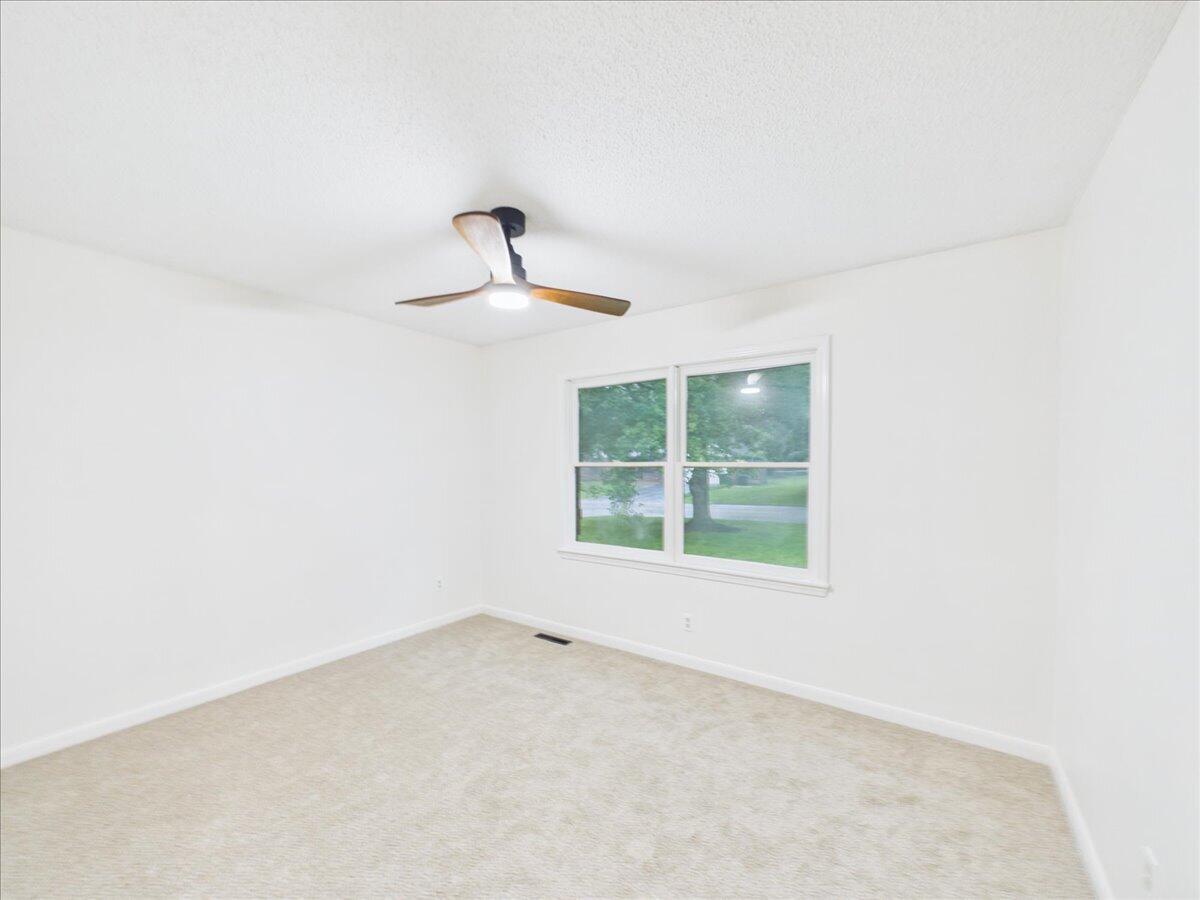 638 South Hampton Avenue Property Photo 32