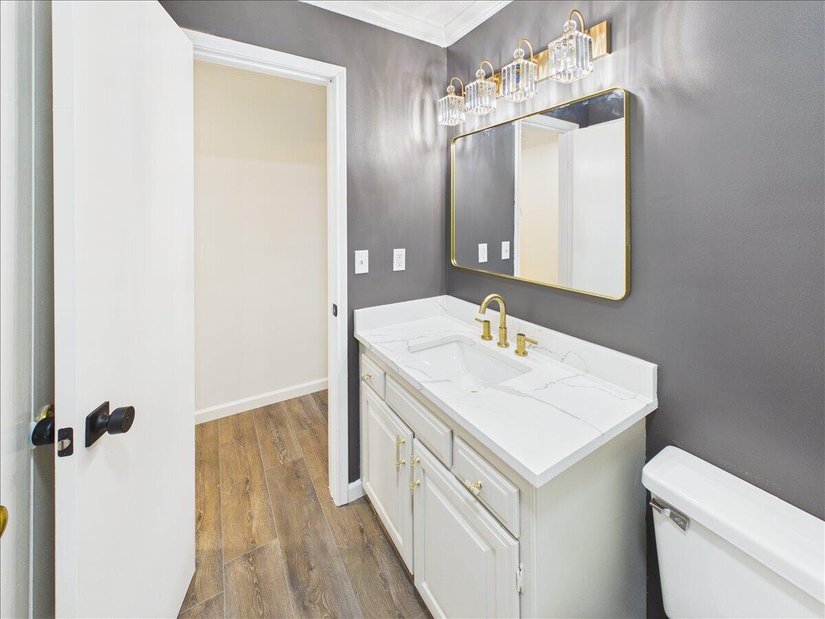 638 South Hampton Avenue Property Photo 38