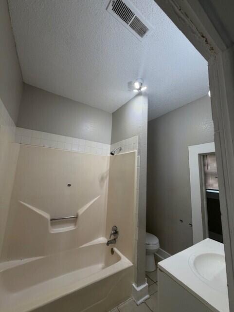 906 North Kansas Expressway Property Photo 2