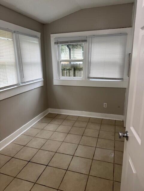 906 North Kansas Expressway Property Photo 9