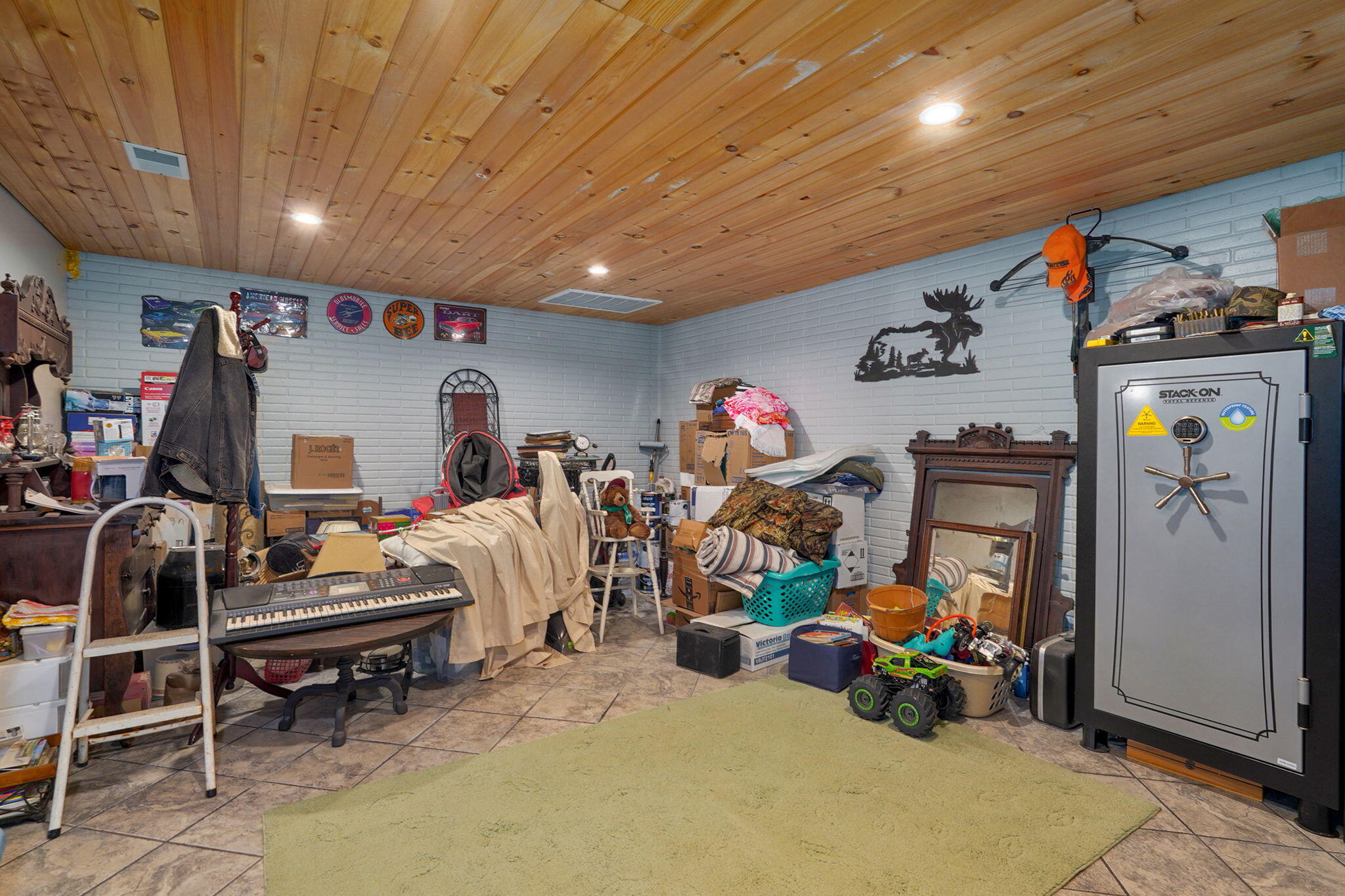 11730a Lawrence 1195 Property Photo 35