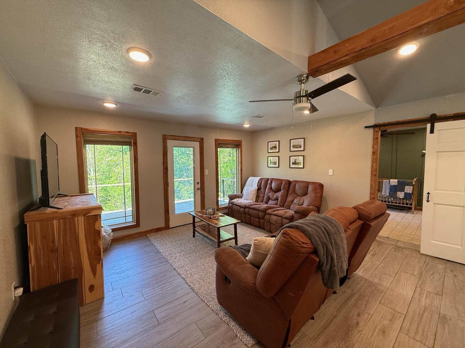 220 Timber Ridge Road Property Photo 9