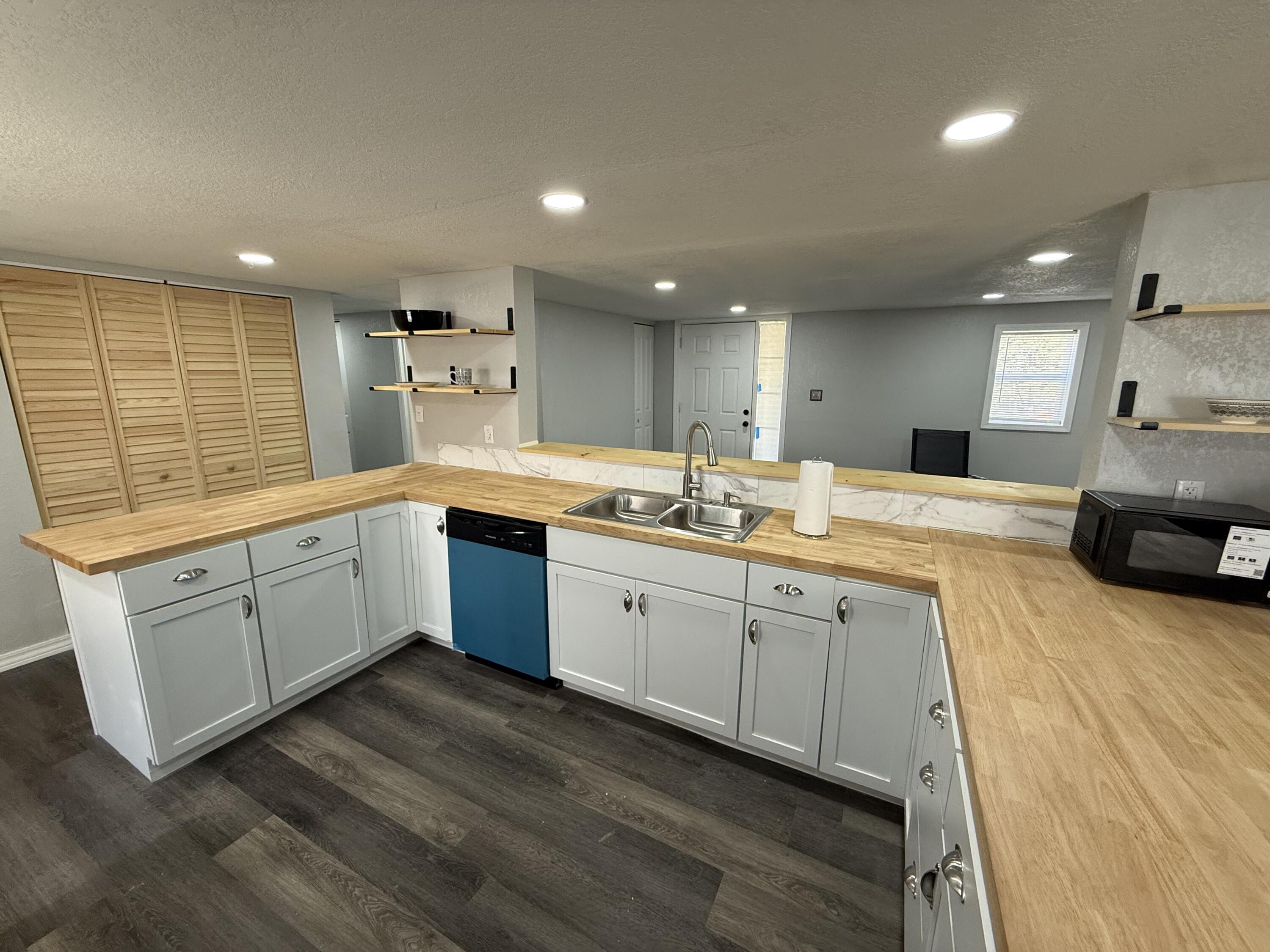 9023 Strawberry Road Property Photo 6