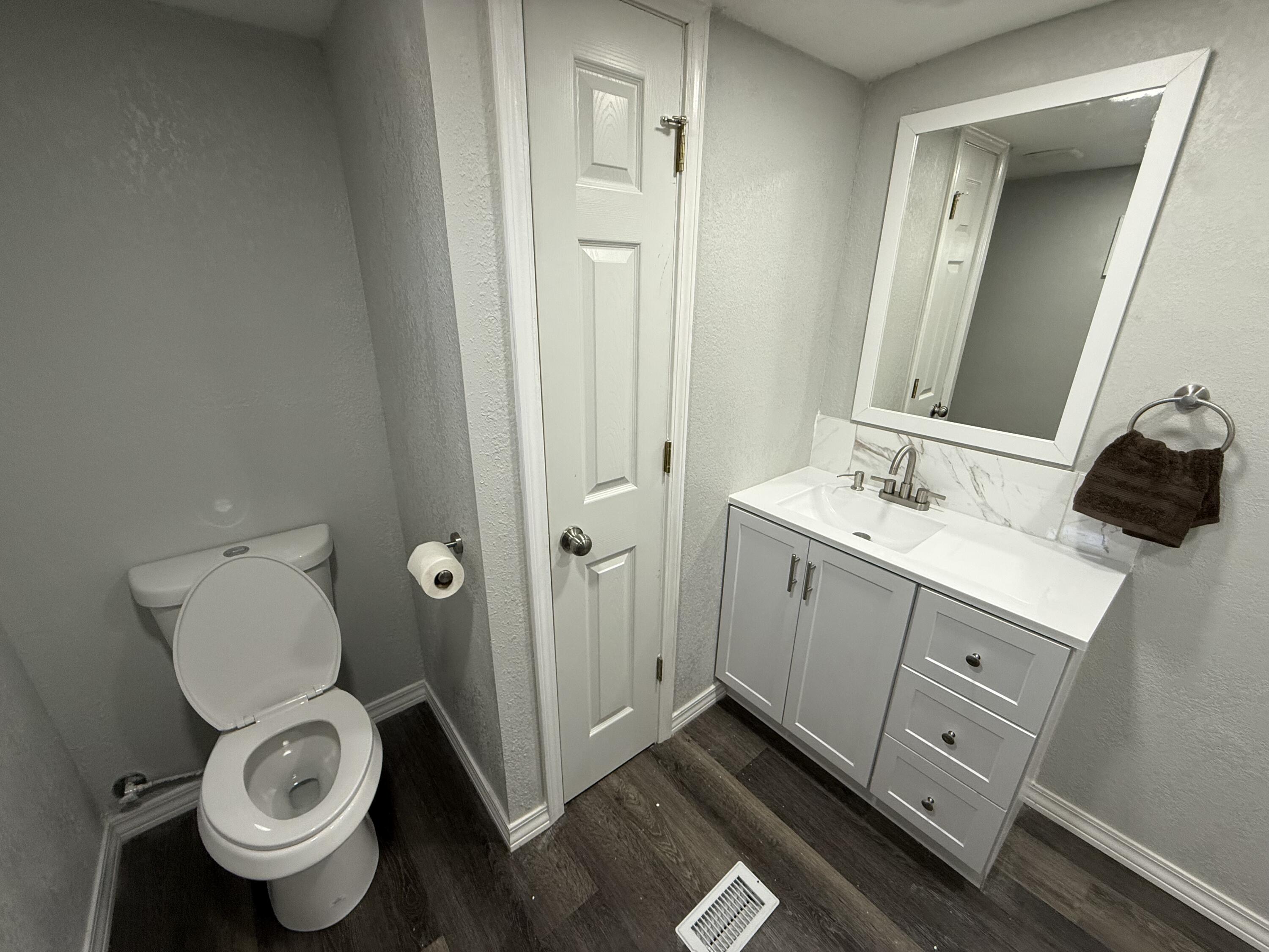 9023 Strawberry Road Property Photo 27