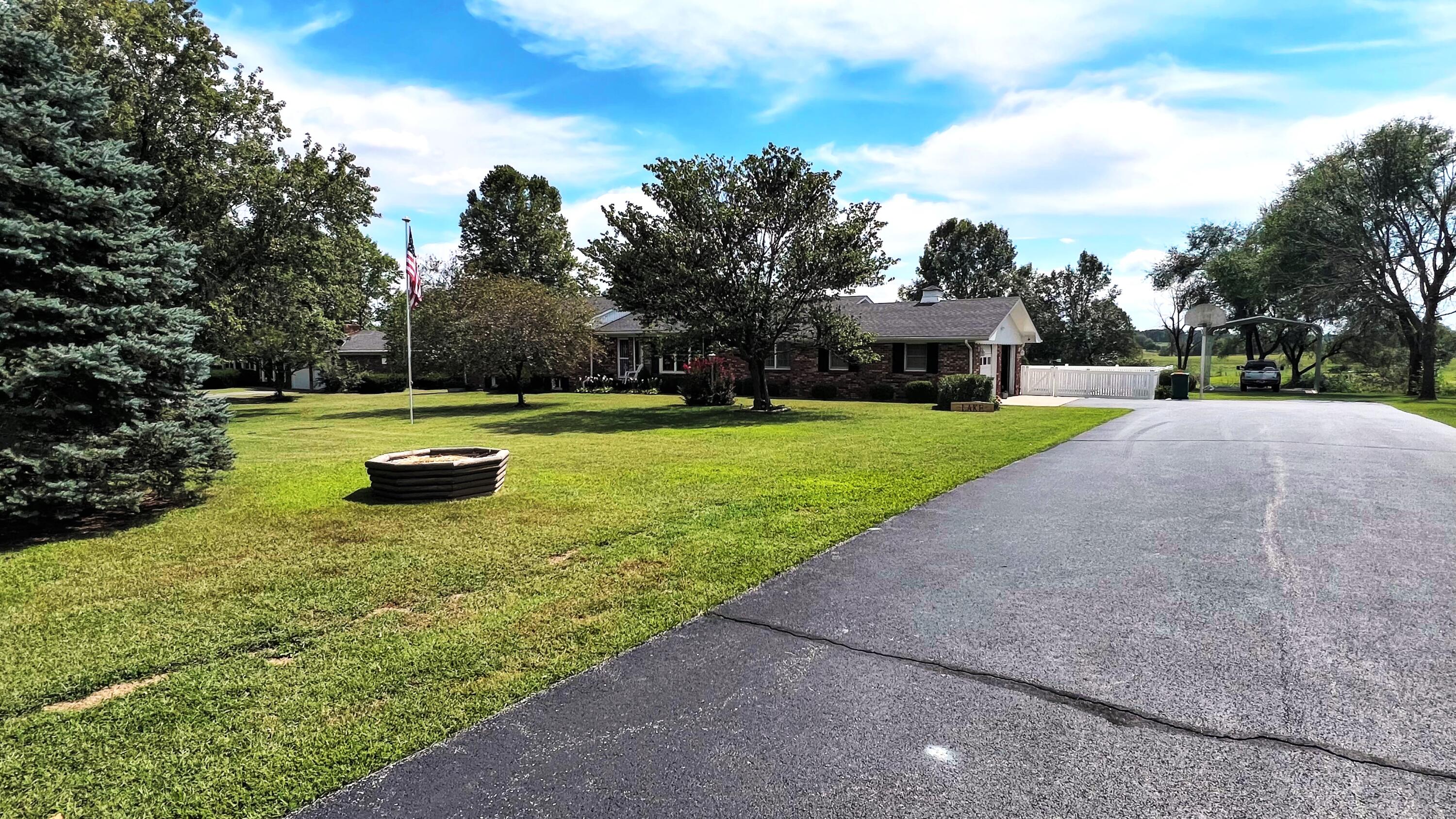 8653 State Highway C Property Photo 3