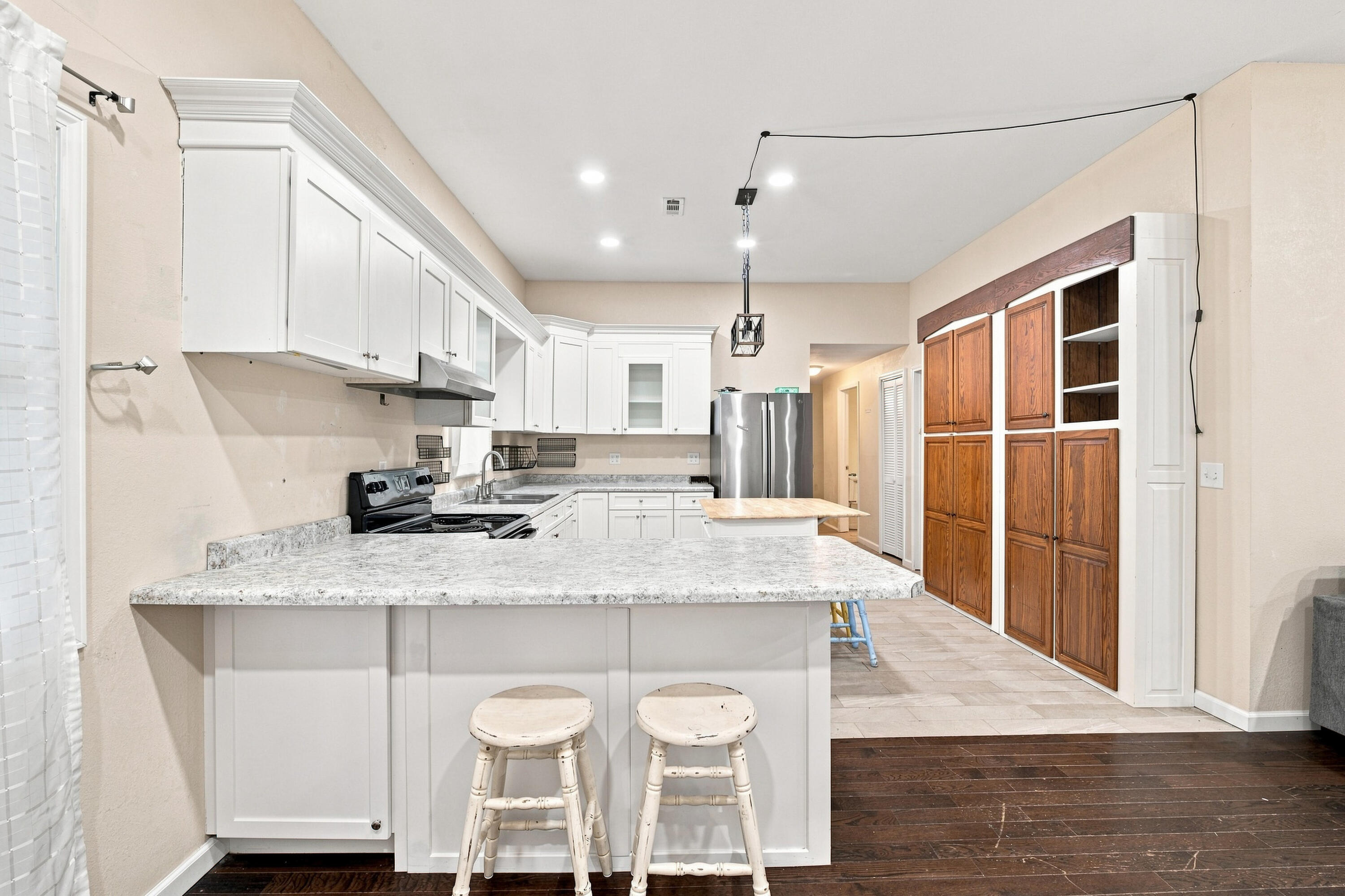 502 West 4th Street Property Photo 7