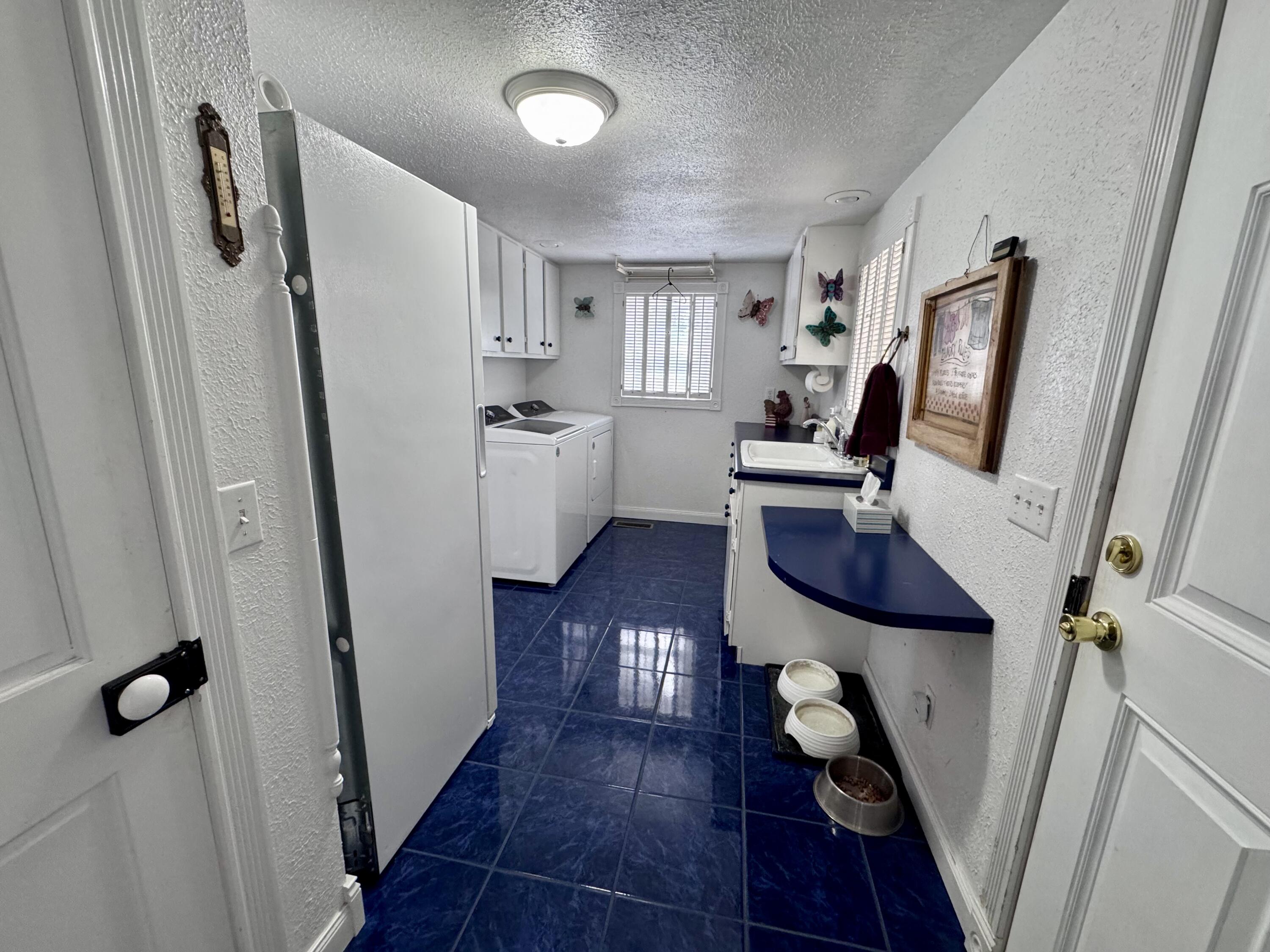 806 Broadway Street Property Photo 33