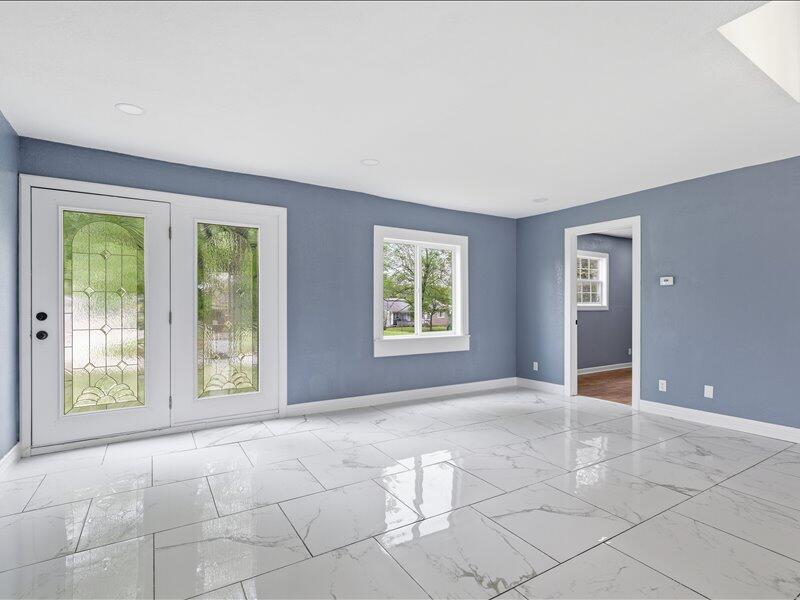1209 North Central Avenue Property Photo 4