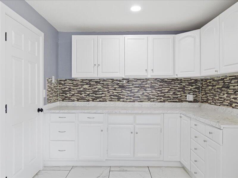 1209 North Central Avenue Property Photo 10