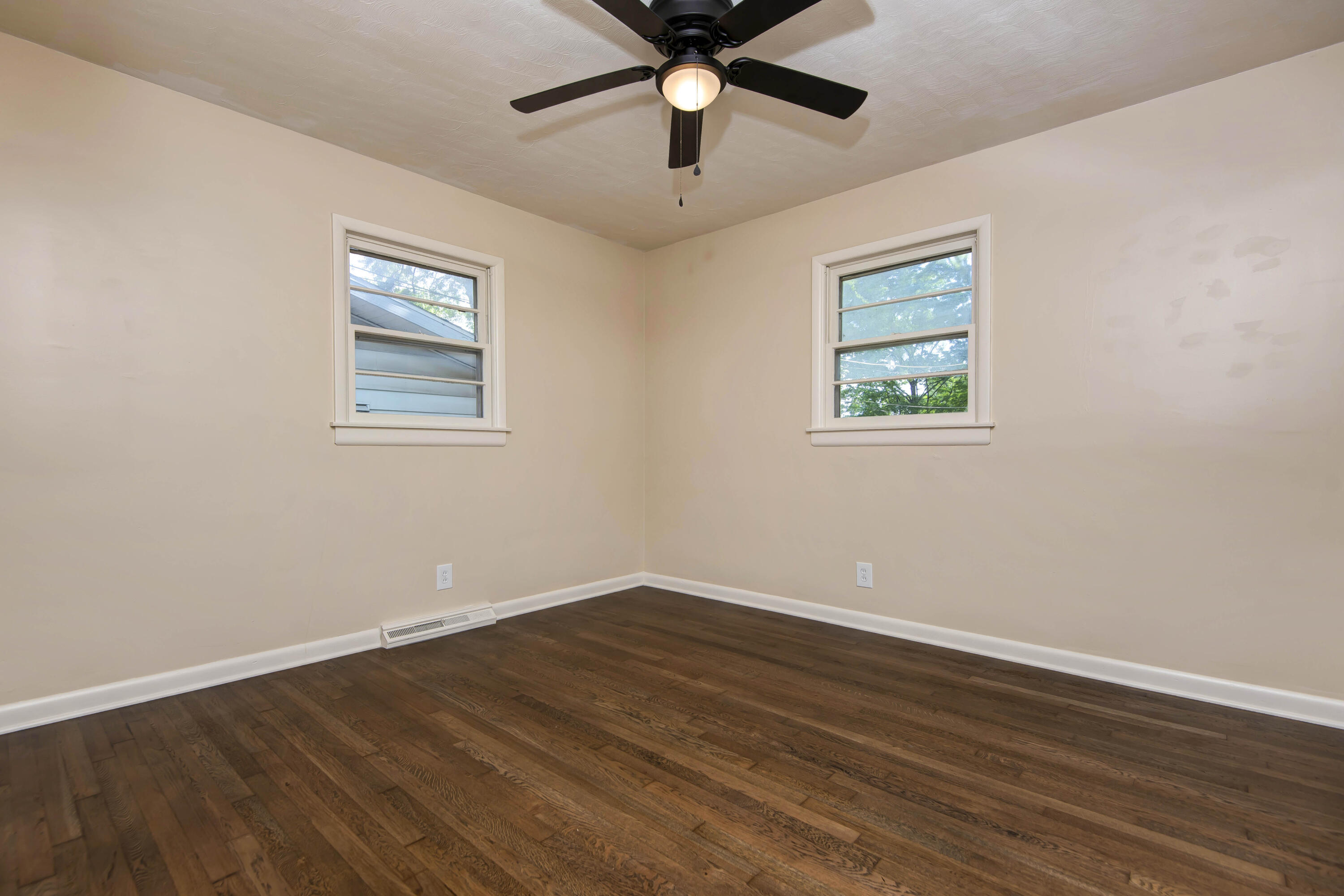 1846 South Nettleton Avenue Property Photo 14