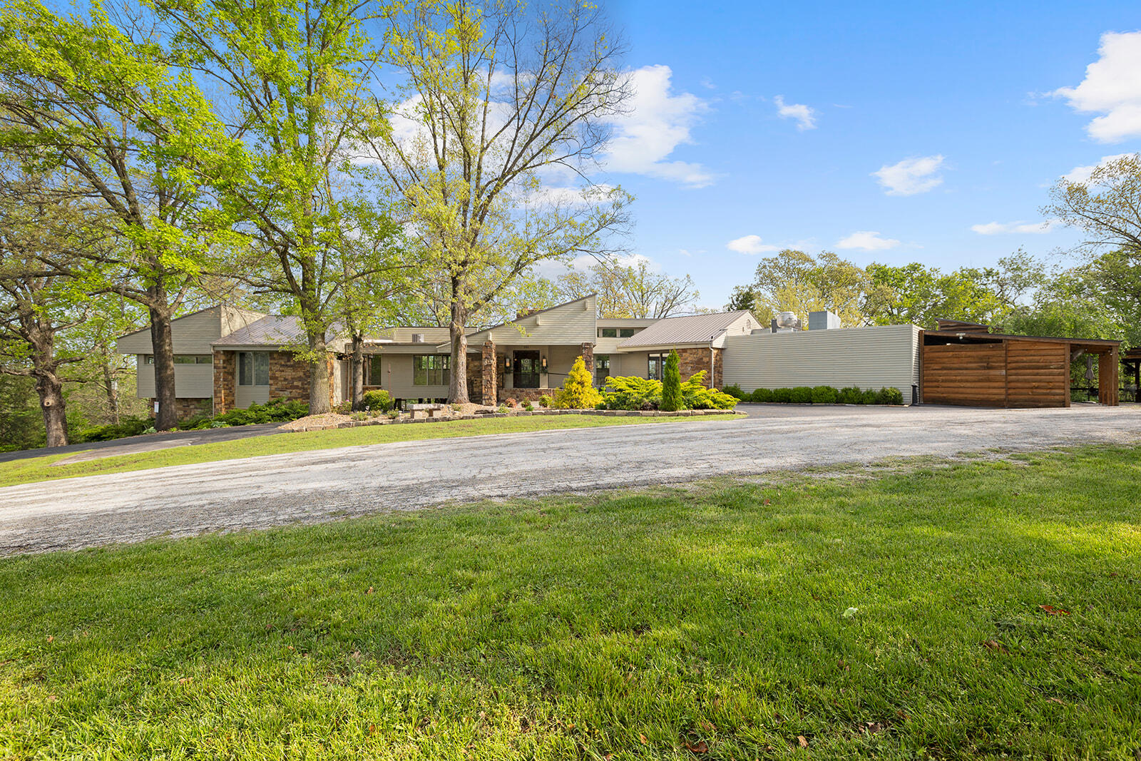 381 Guin Road Property Photo 1