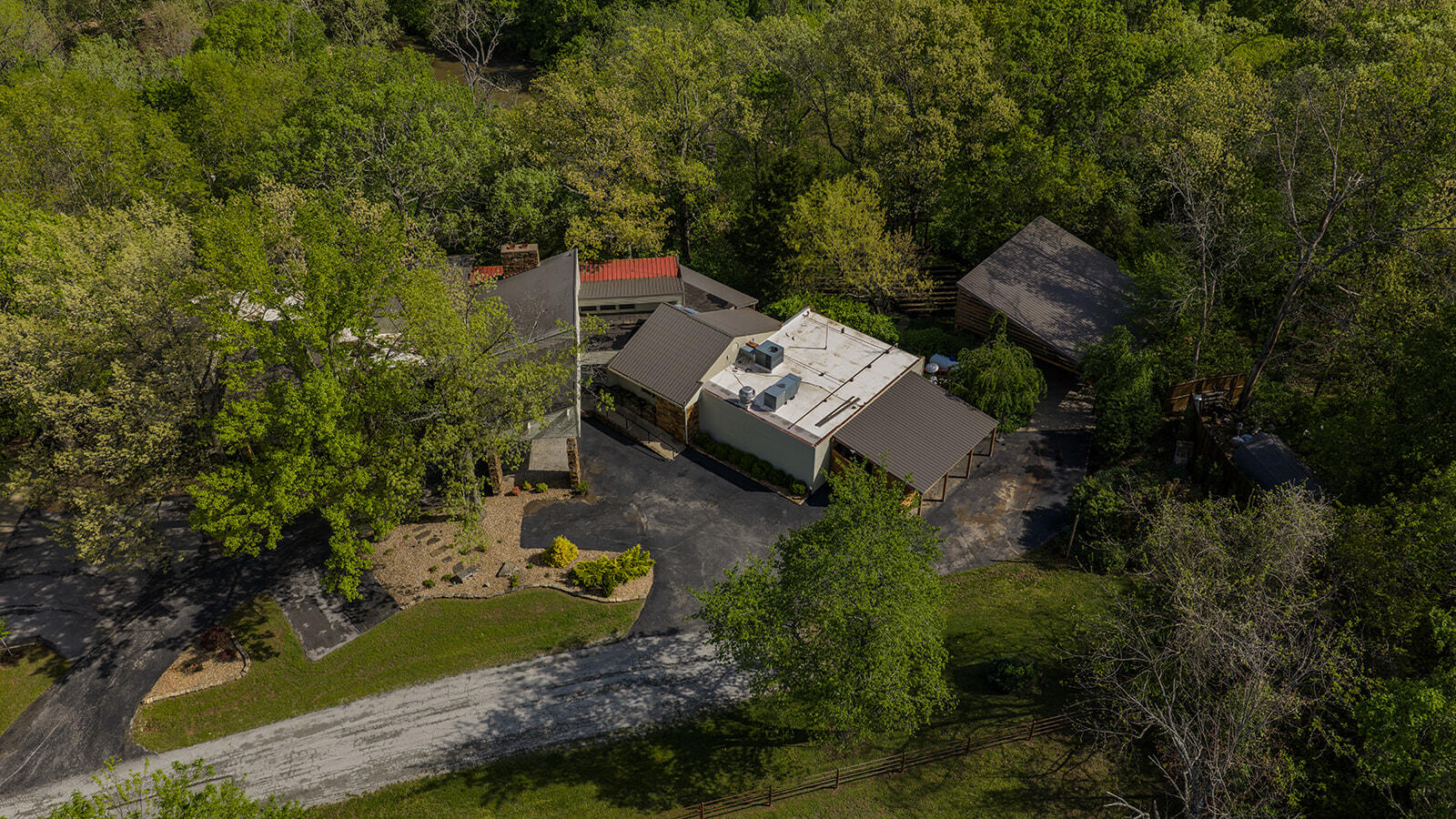 381 Guin Road Property Photo 3