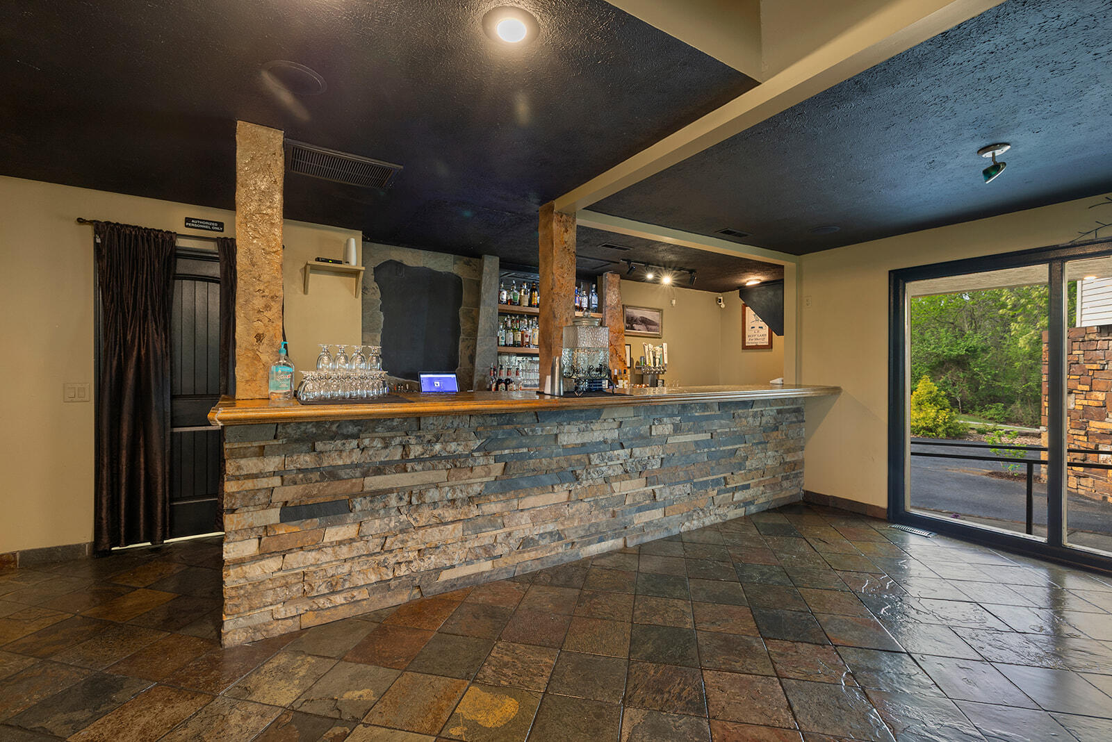 381 Guin Road Property Photo 6