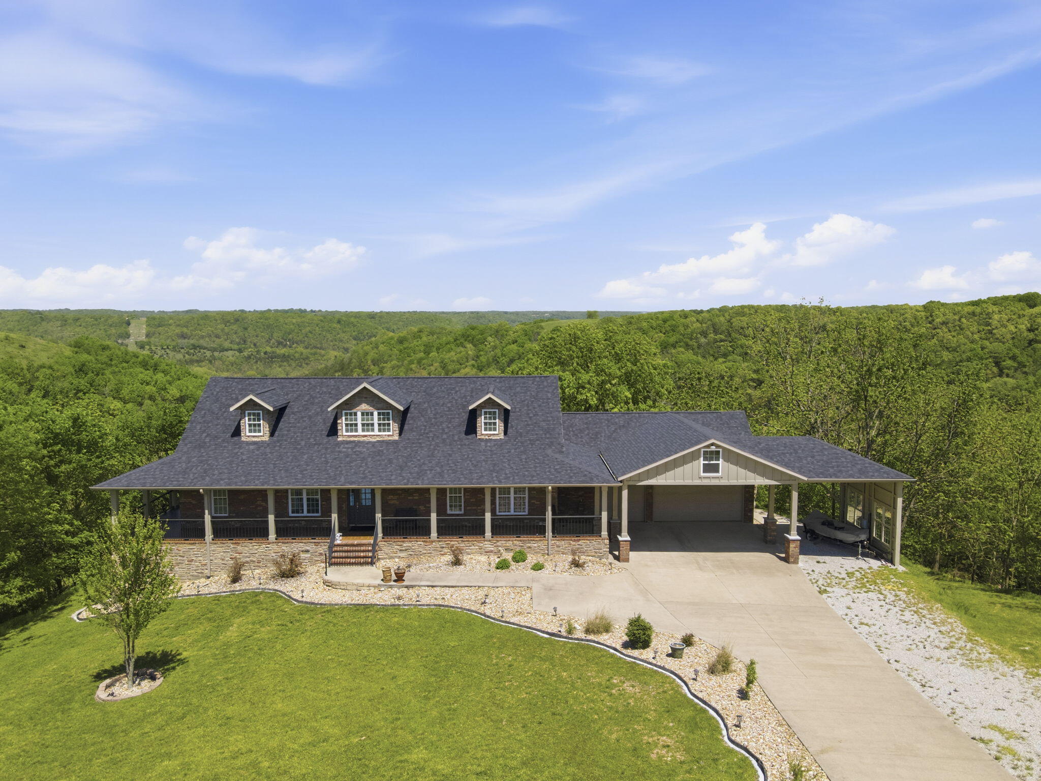 358 Spring View Place Property Photo 6