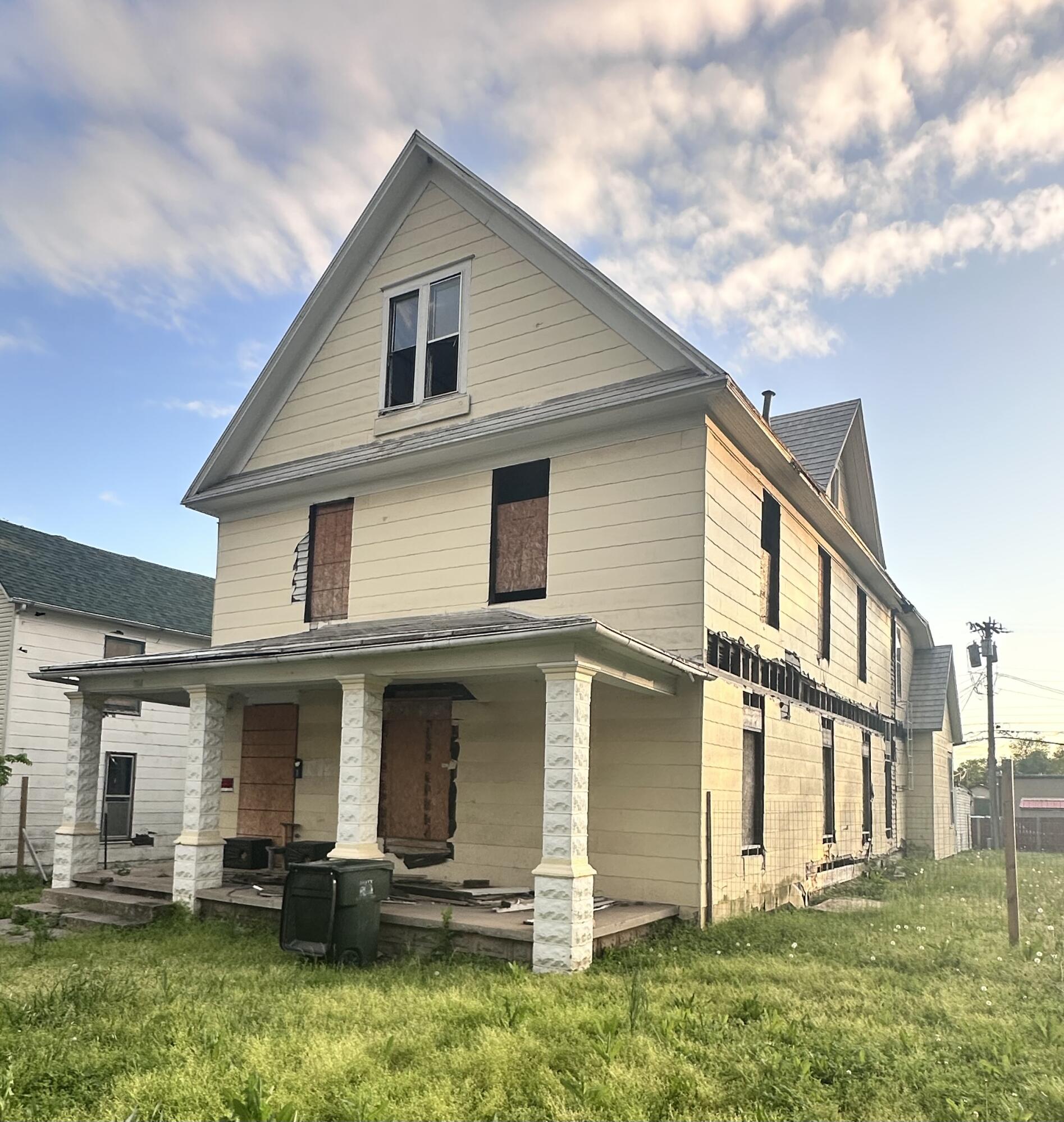 304 6th Street Property Photo 6