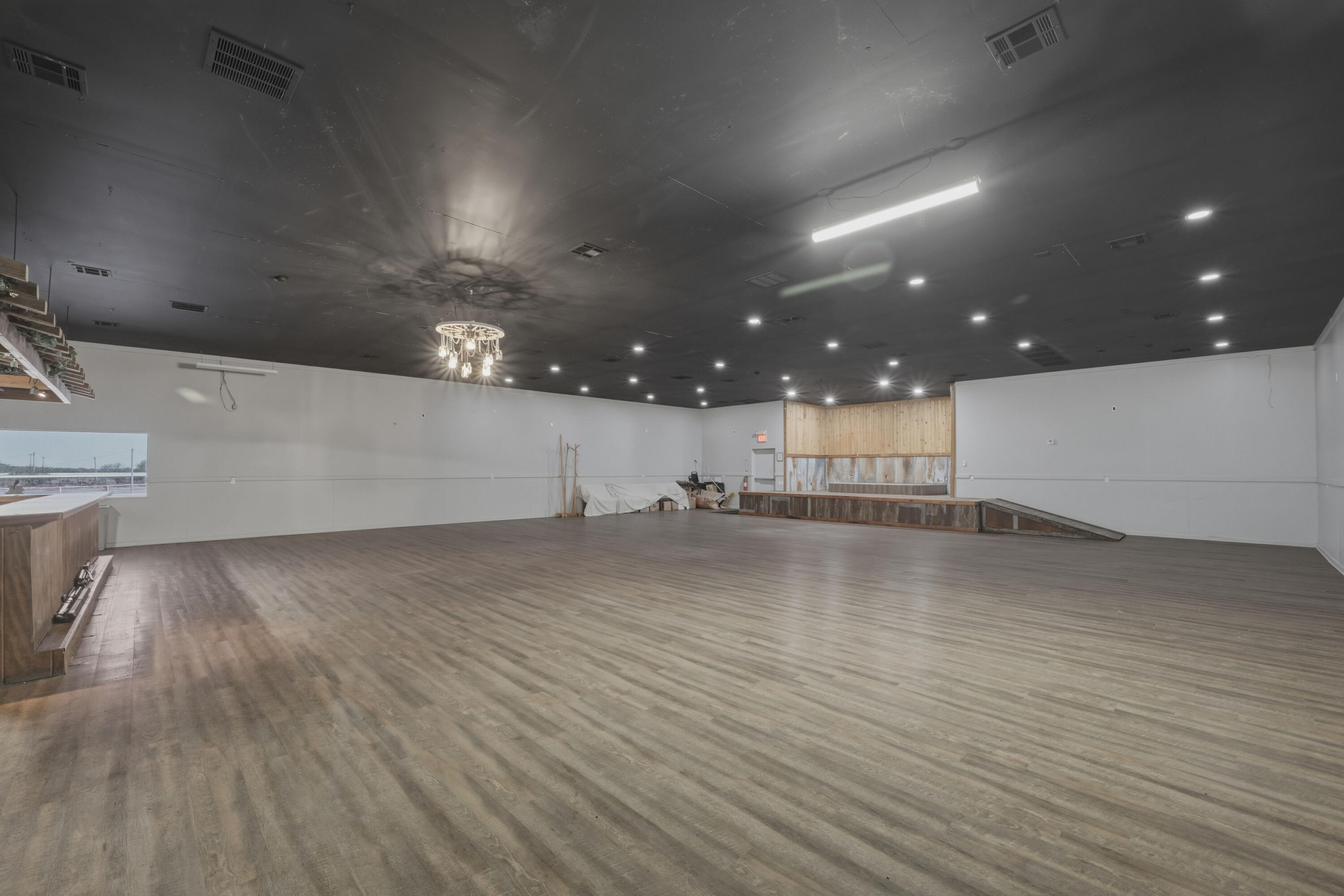 1630 Highway 59 Property Photo 32