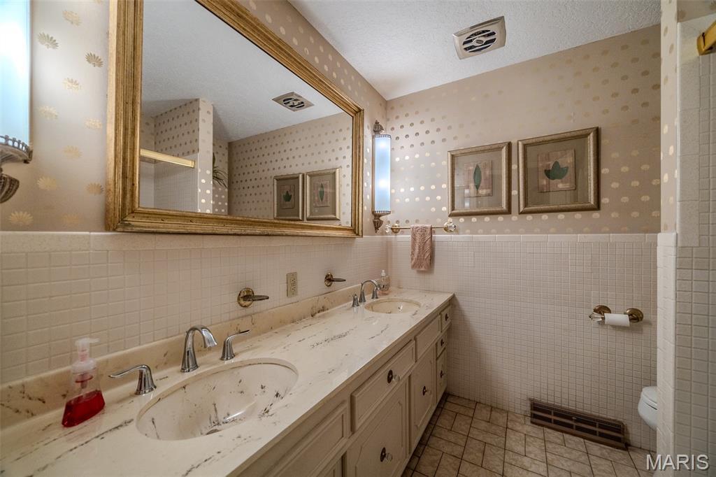 21355 Ember Road Property Photo 40