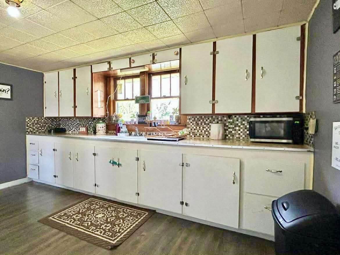 251 South Archer Avenue Property Photo 9