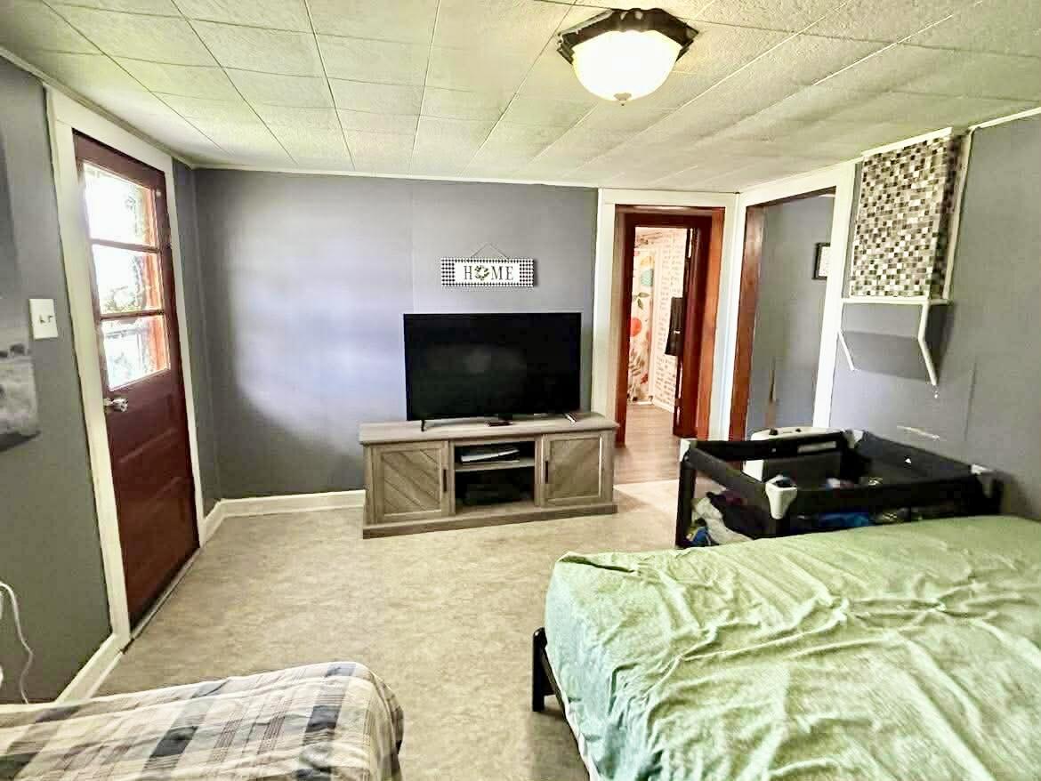 251 South Archer Avenue Property Photo 12