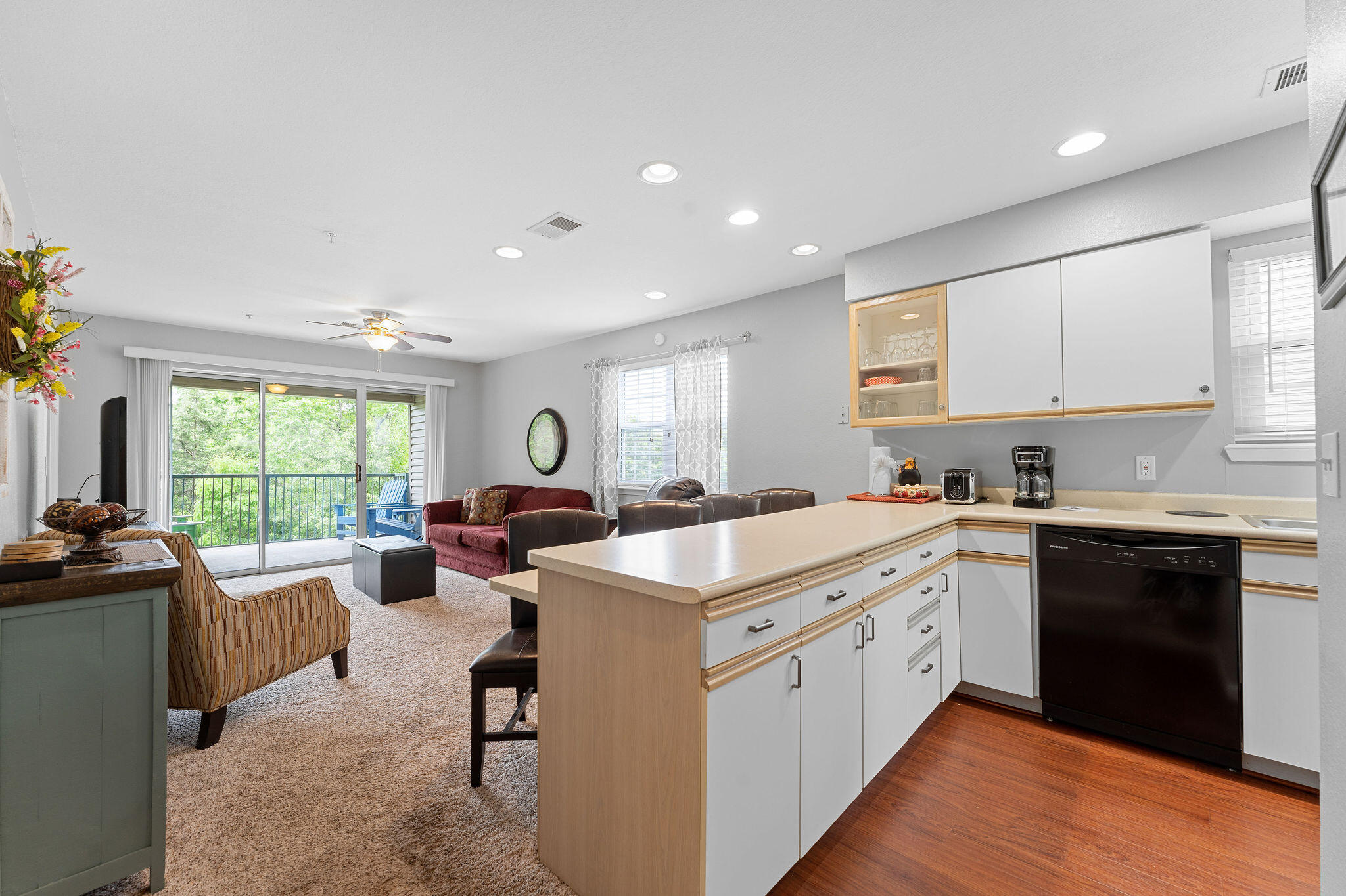 505 Valley View A-102 Property Photo 4