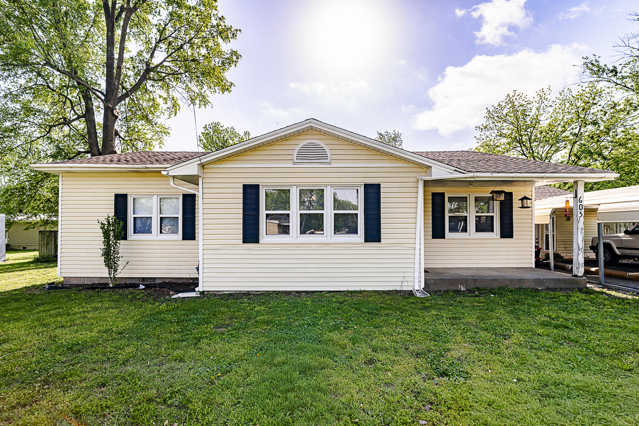 605 4th Street Property Photo 2