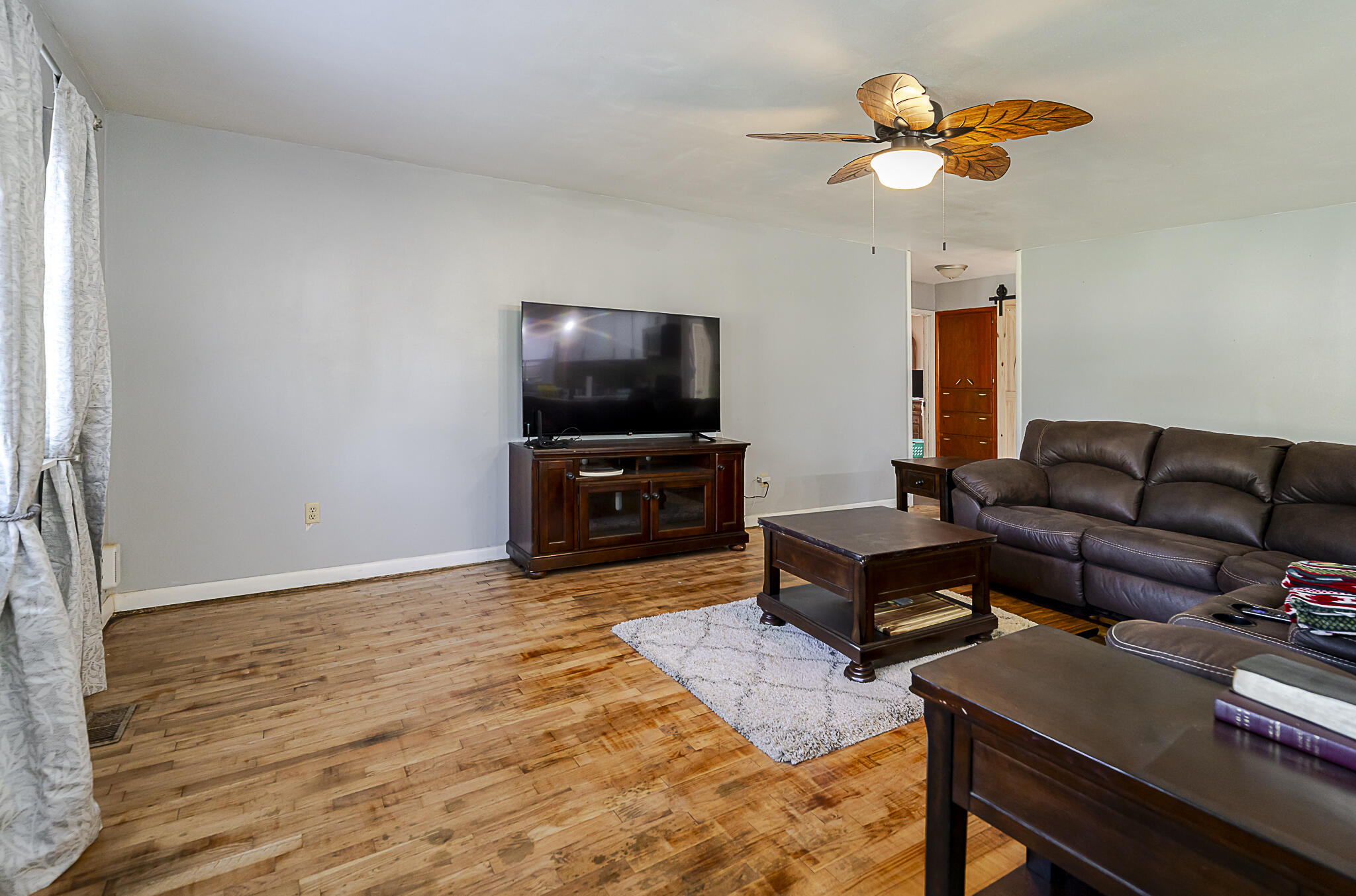 605 4th Street Property Photo 6