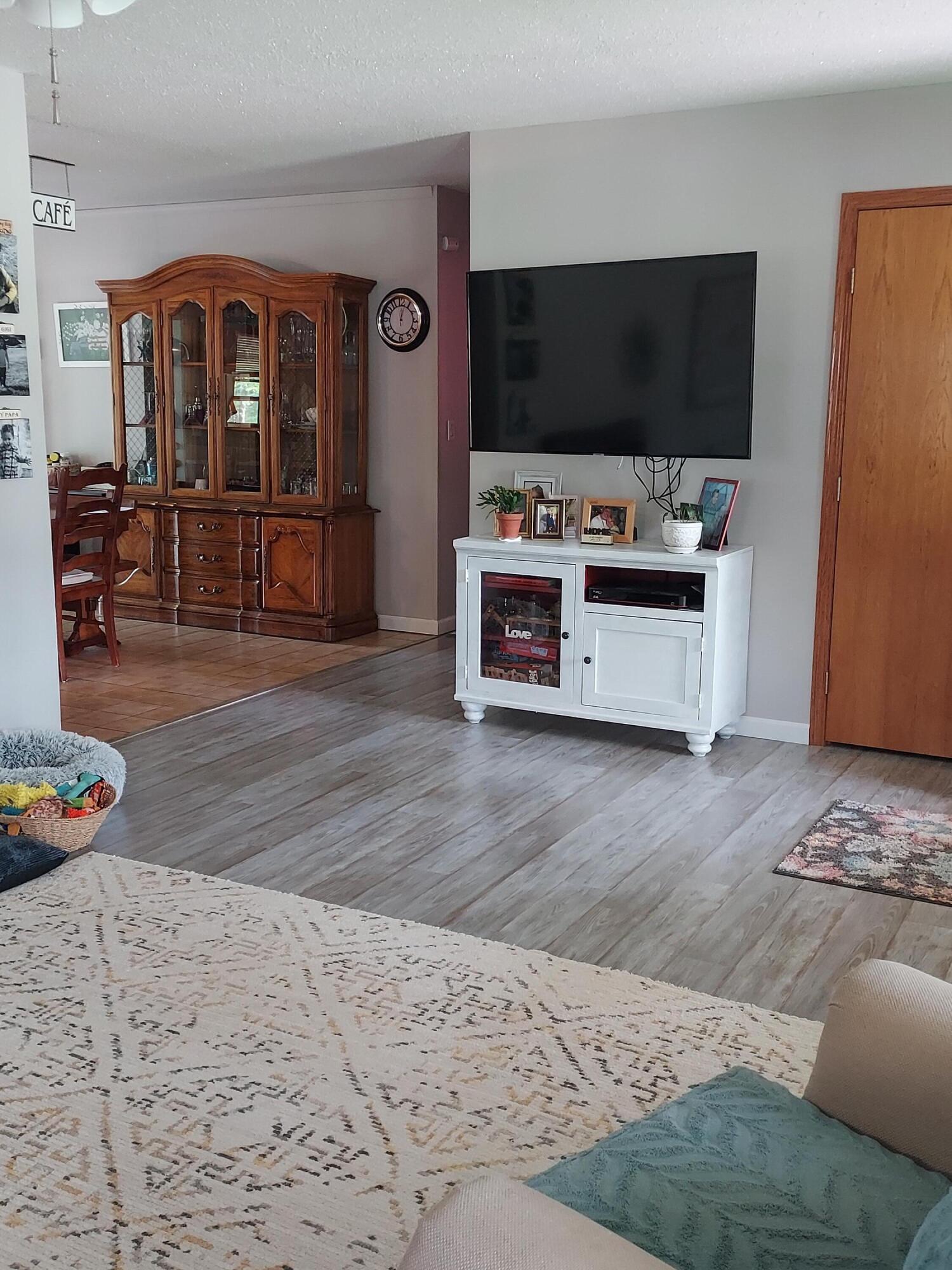 24415 Bald Eagle Drive Property Photo 9