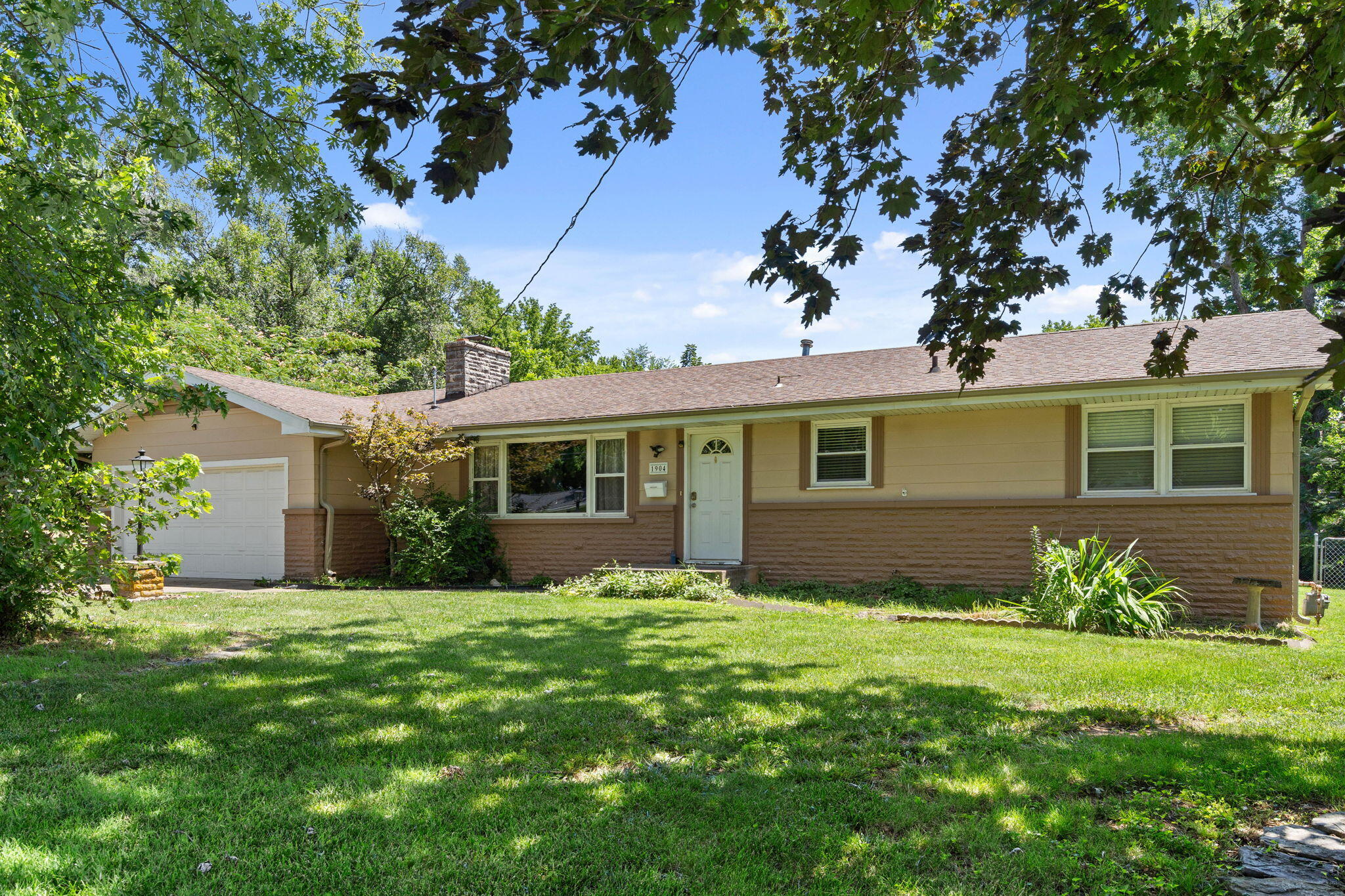1904 South Valleyroad Avenue Property Photo 4