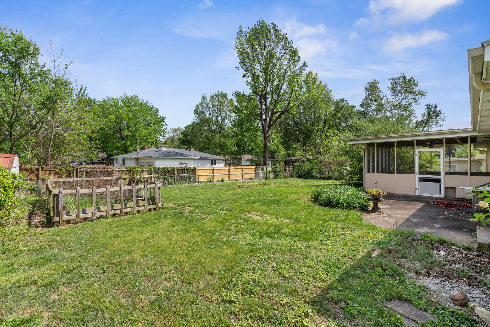 1904 South Valleyroad Avenue Property Photo 35