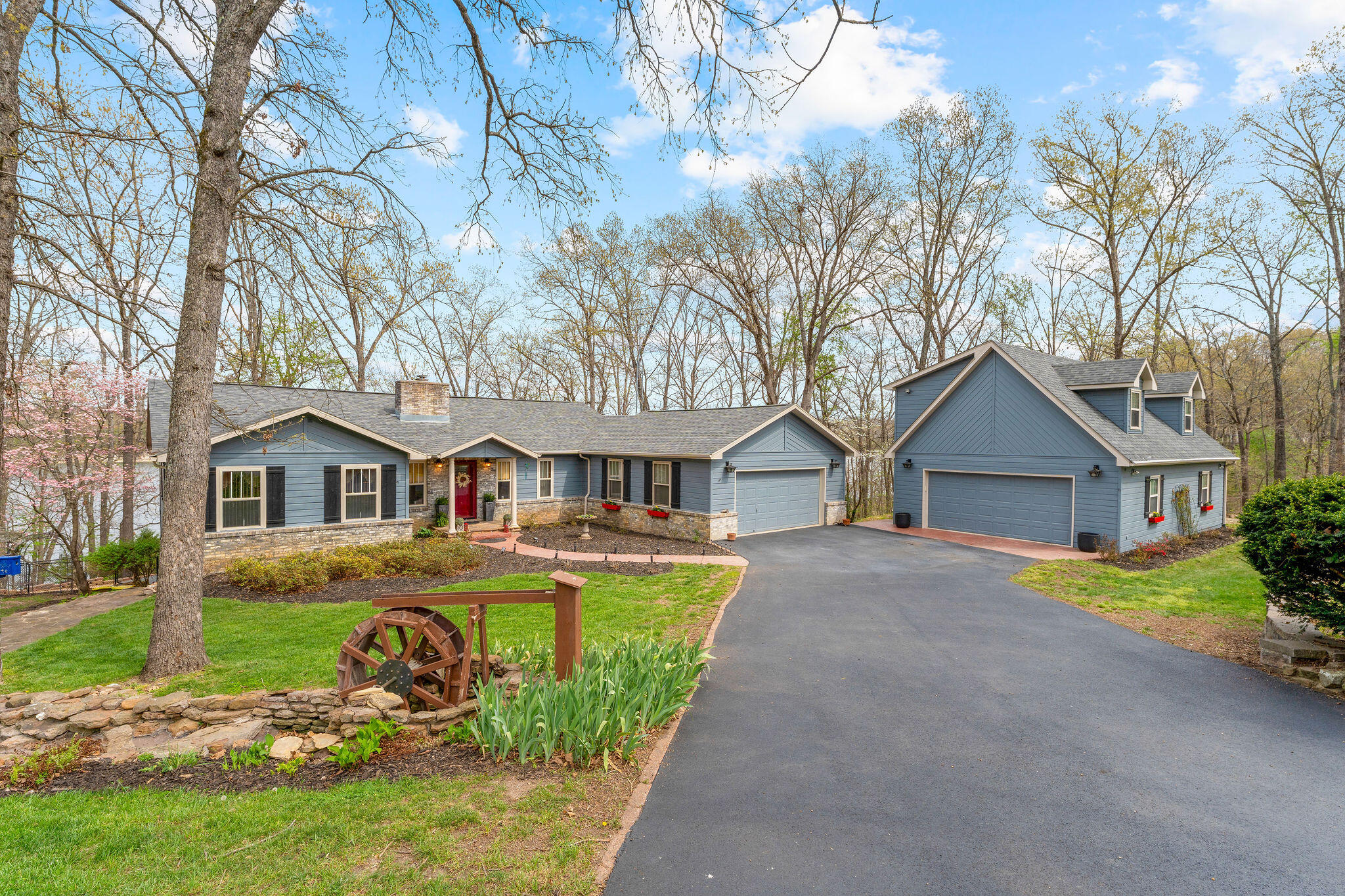 26884 Pine Bluff Lane Property Photo 1