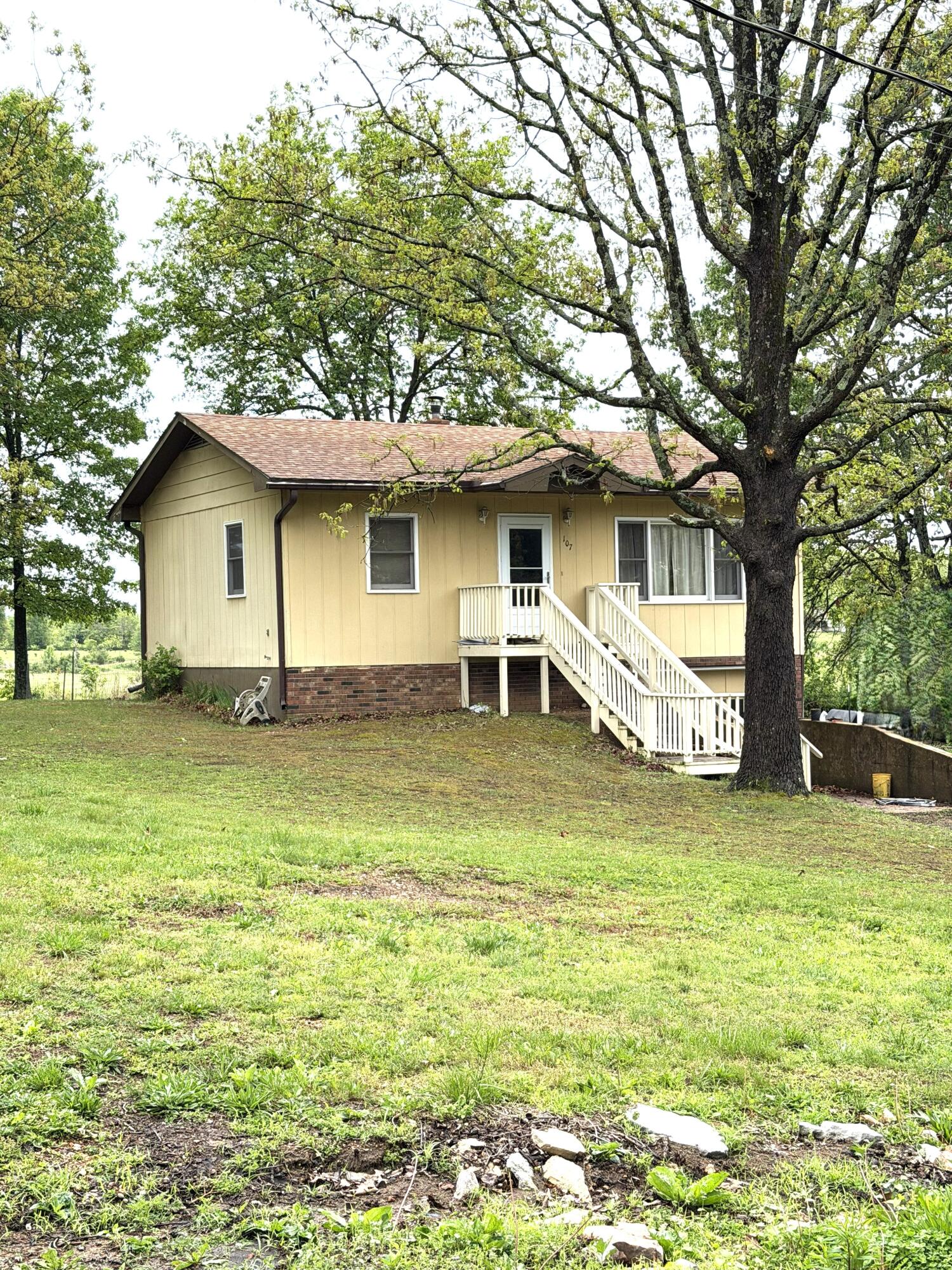 107 Angelica Street Property Photo 2