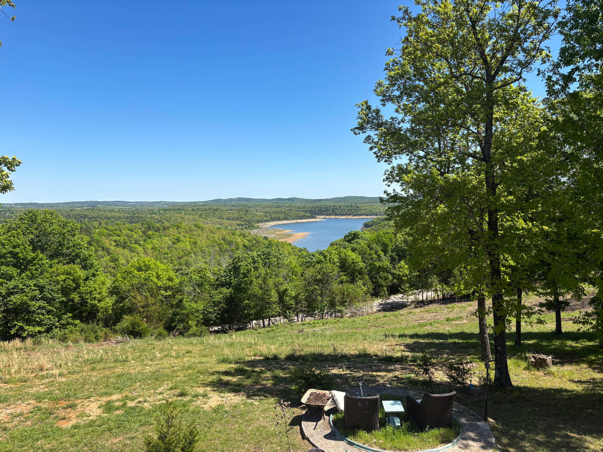 445 Pine Hollow Road Property Photo 3