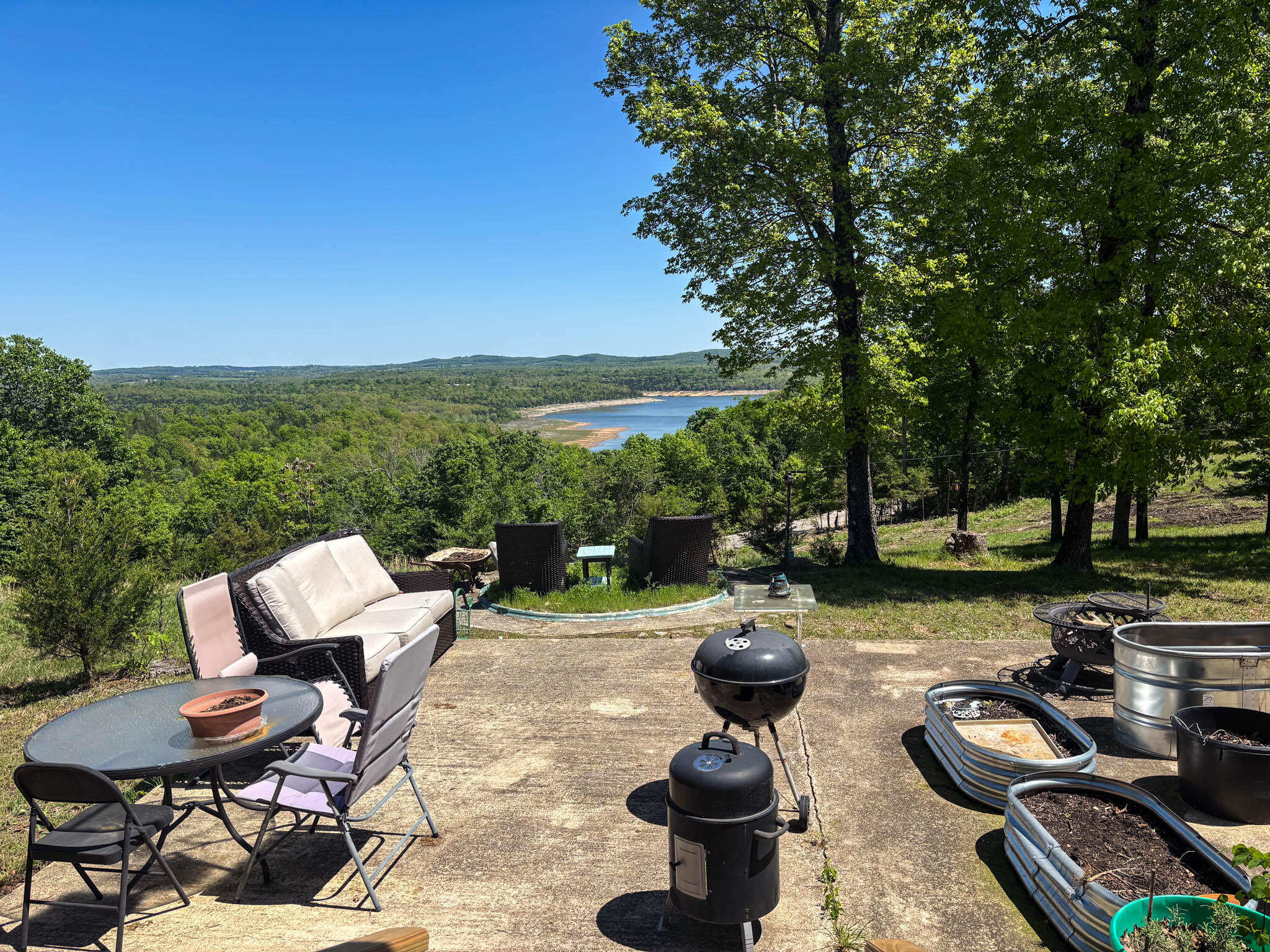 445 Pine Hollow Road Property Photo 8