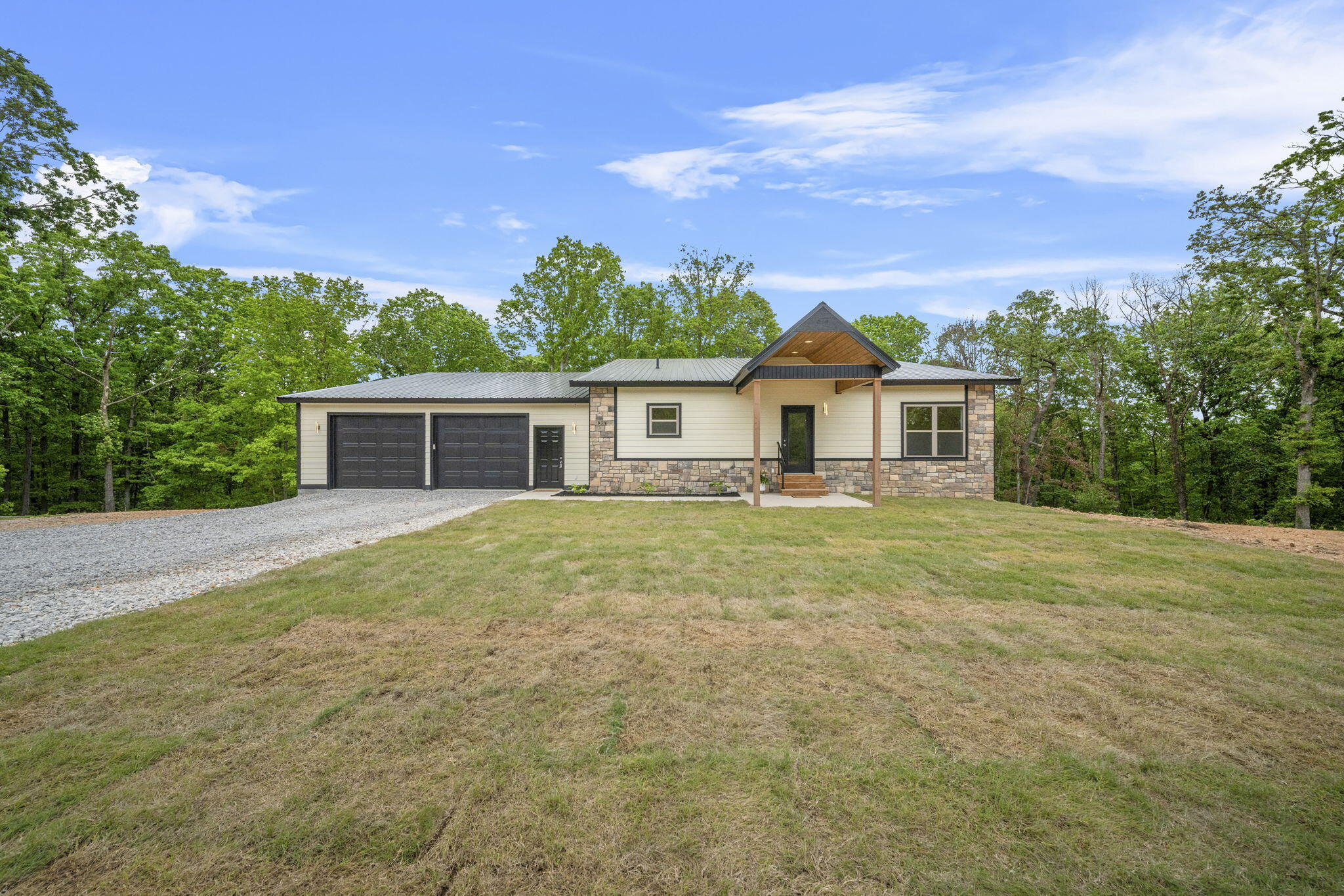 834 Oriole Lane Property Photo 2