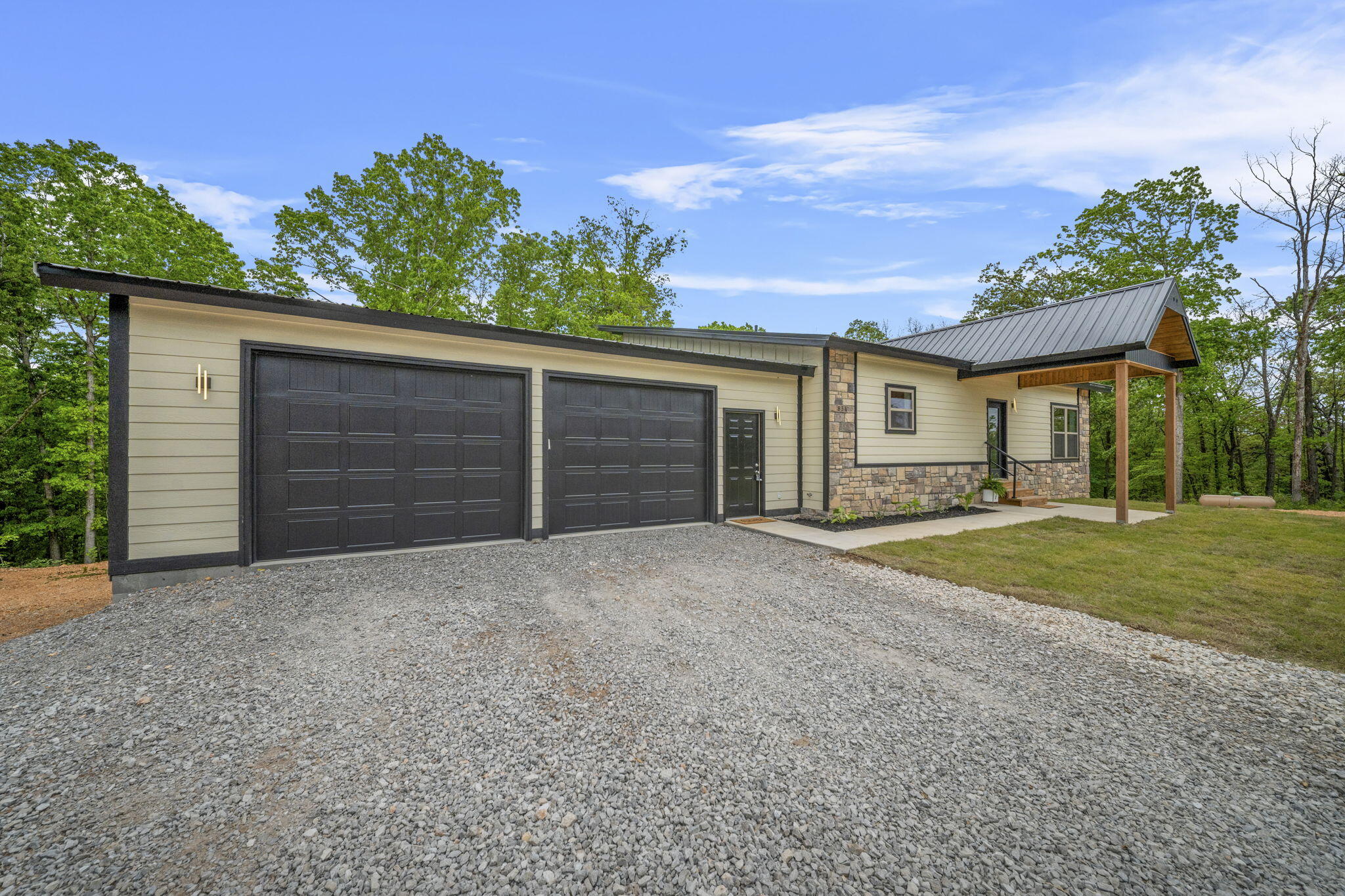 834 Oriole Lane Property Photo 3